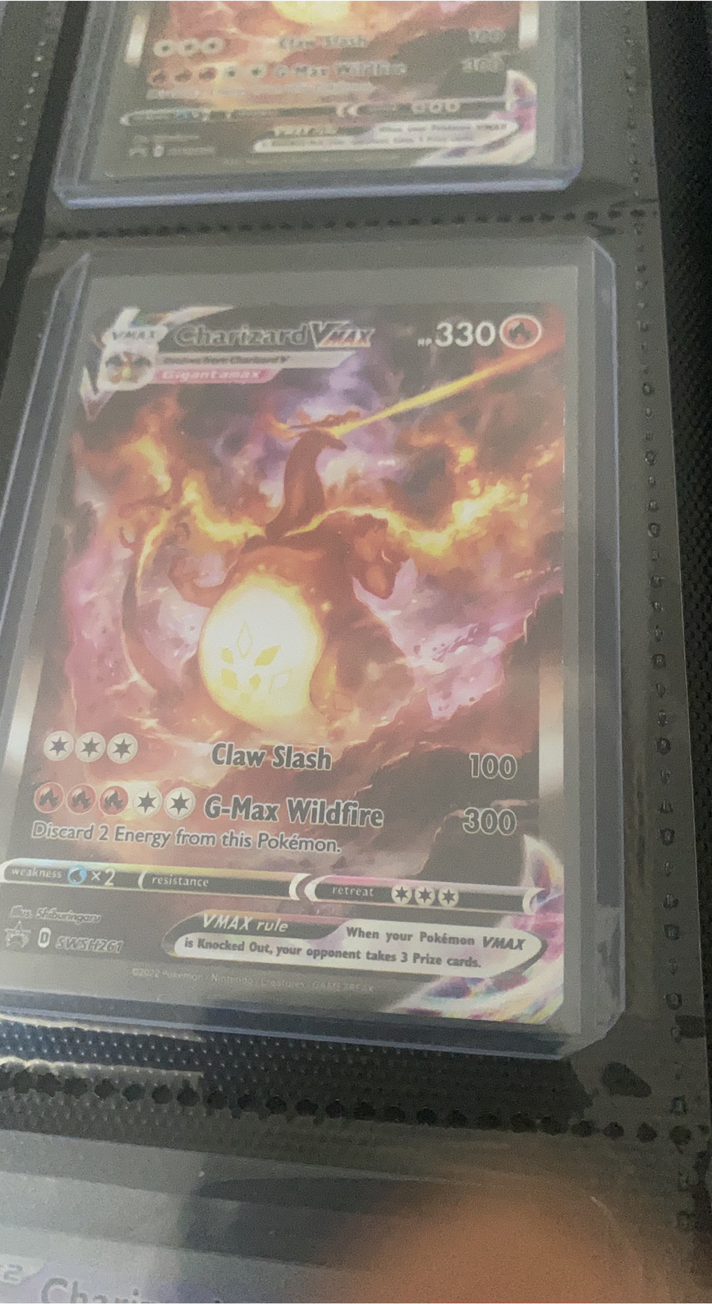 Charizard VMAX Pokemon Card thumbnail