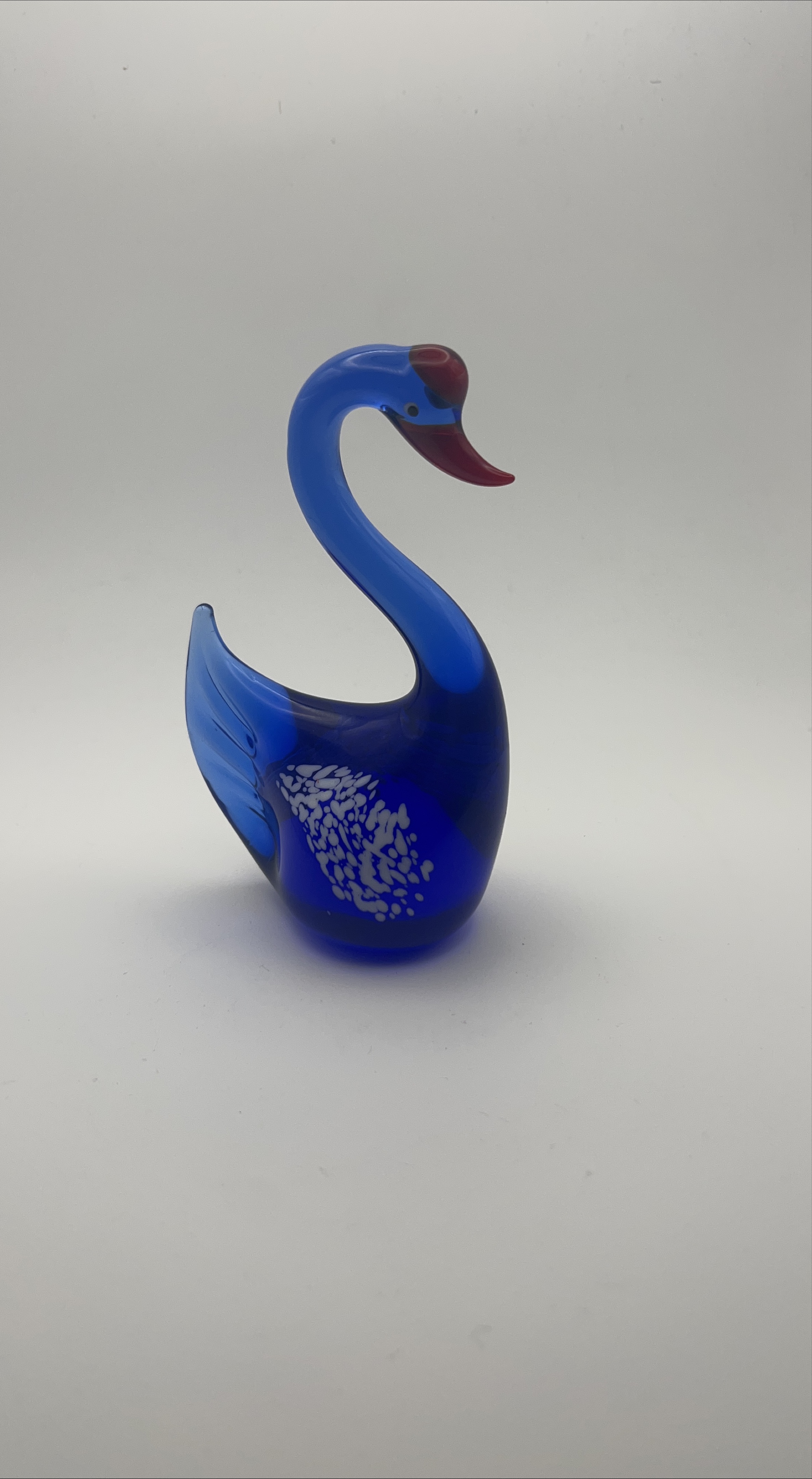 Blue Glass Swan Figurine thumbnail