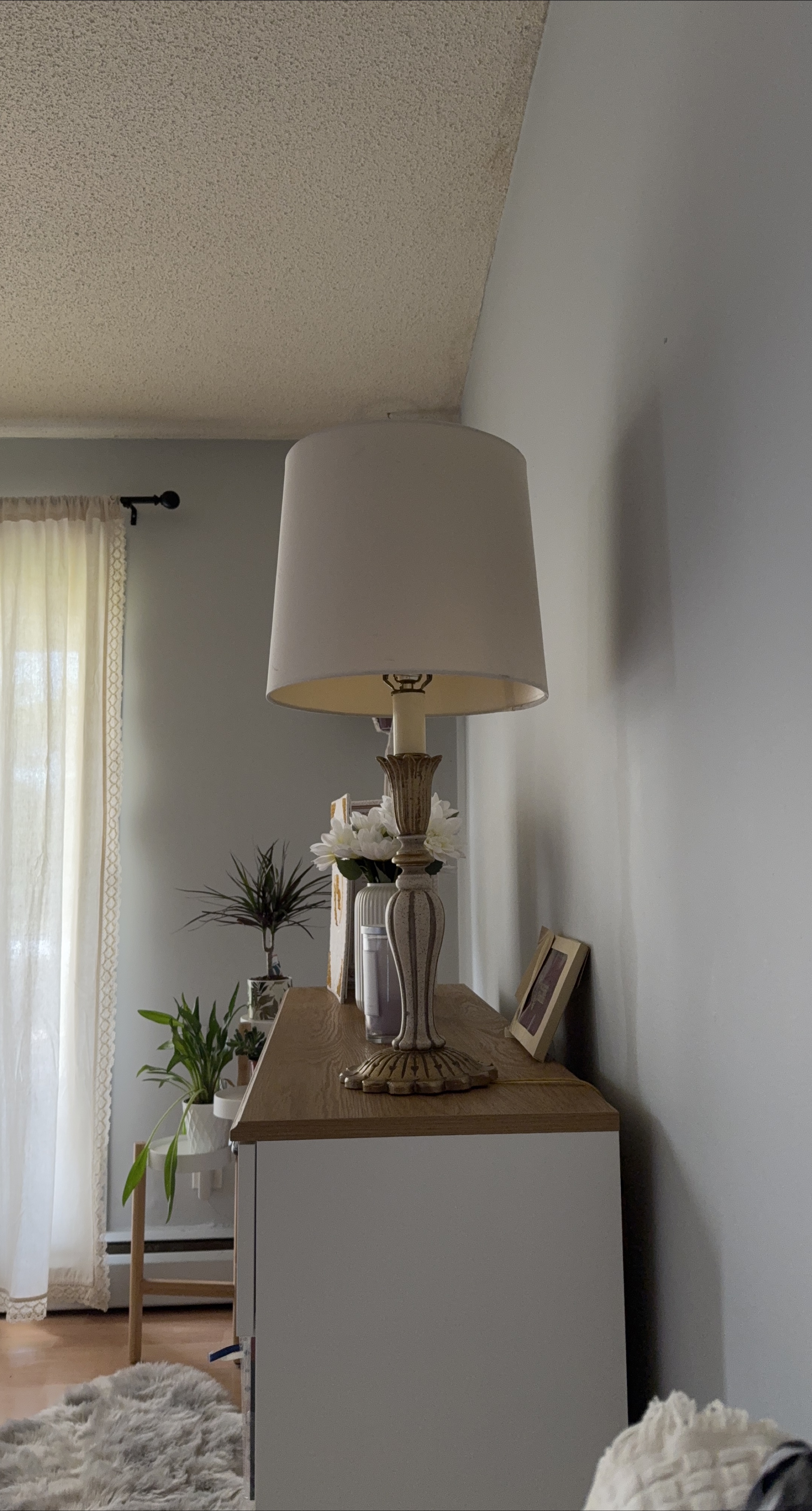 Vintage Gold and White Table Lamp