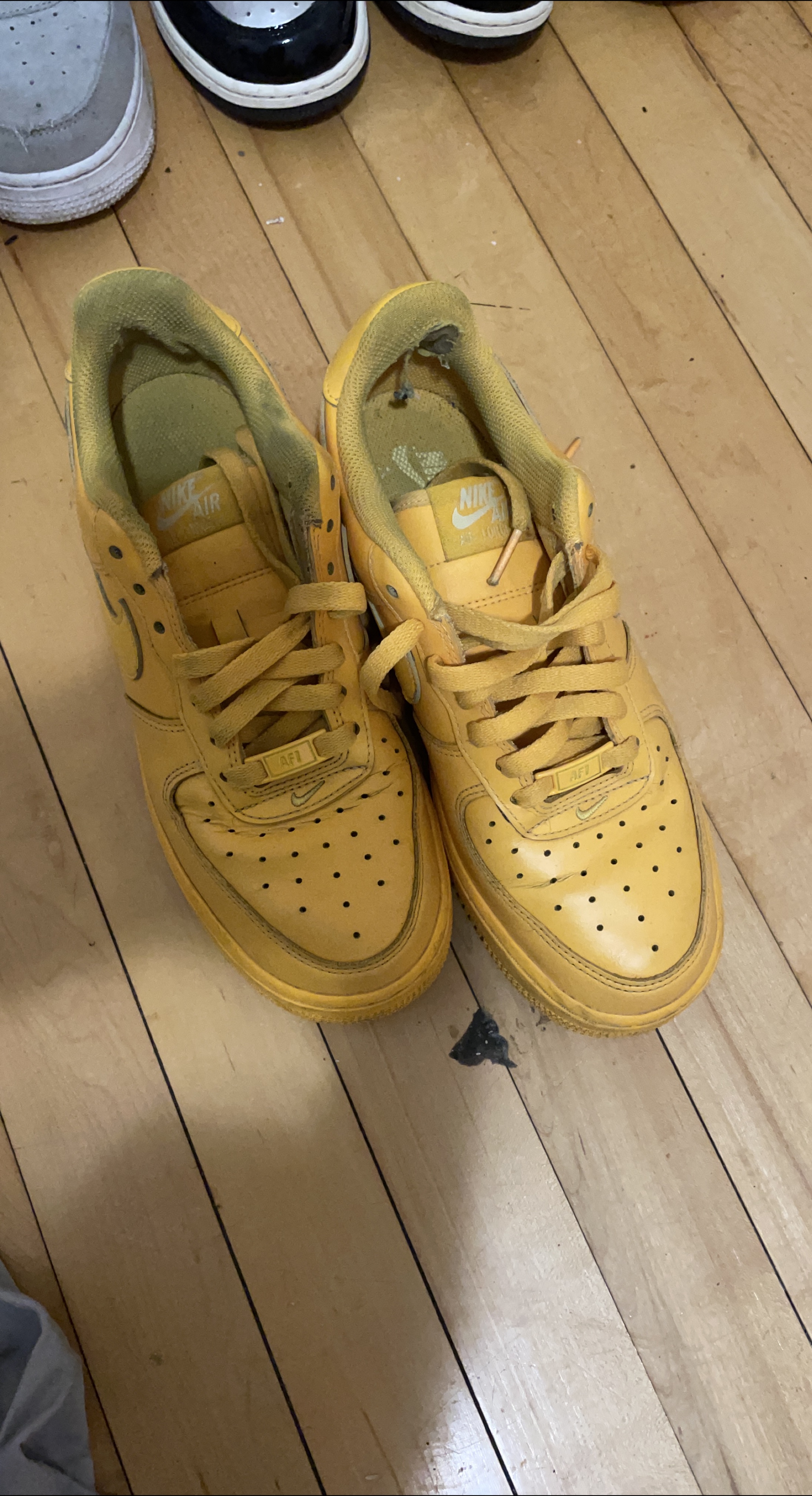 Nike Air Force 1 Yellow thumbnail