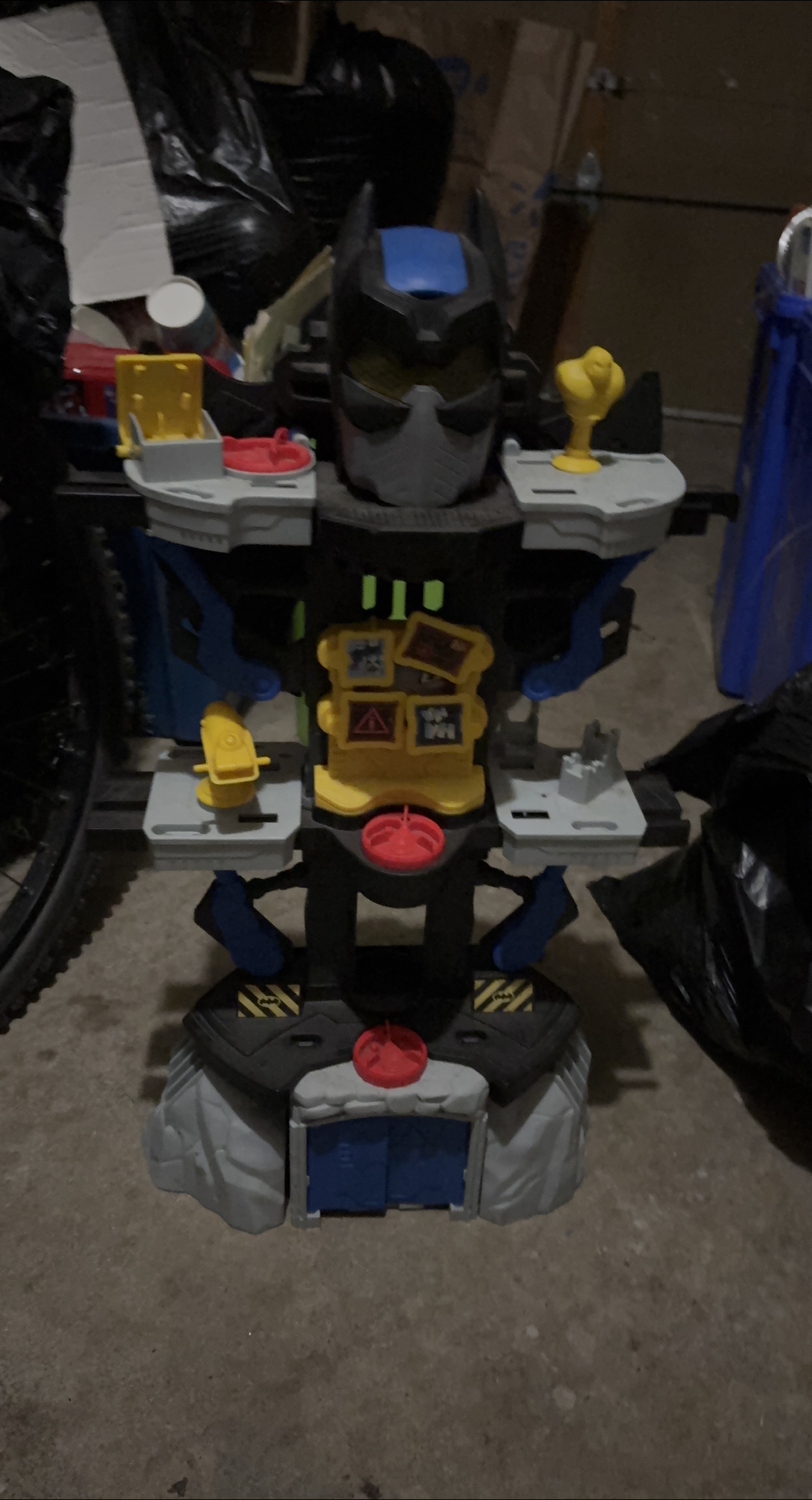 Fisher-Price Imaginext DC Super Friends Batcave thumbnail