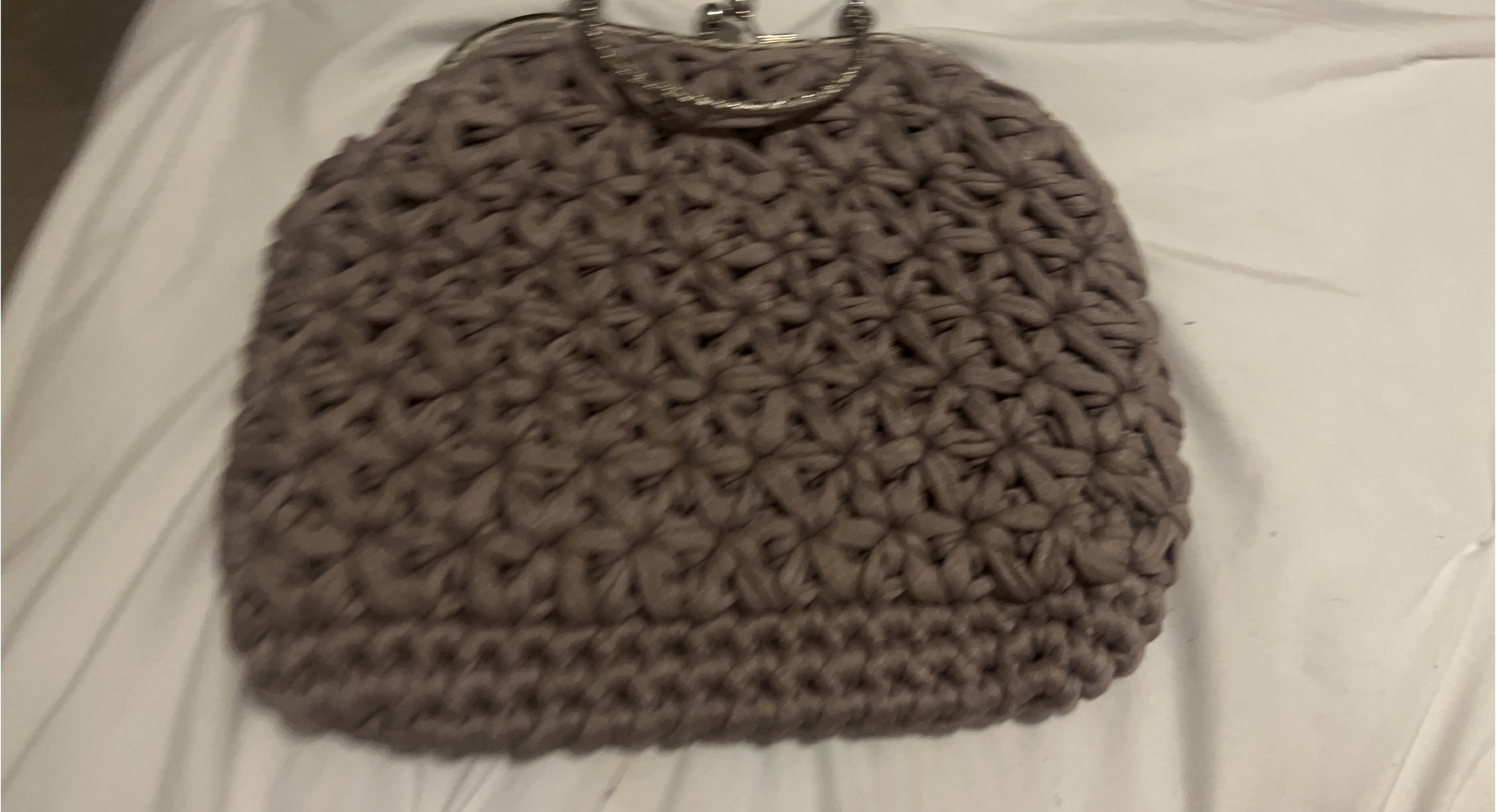Handmade Knitted Purse thumbnail