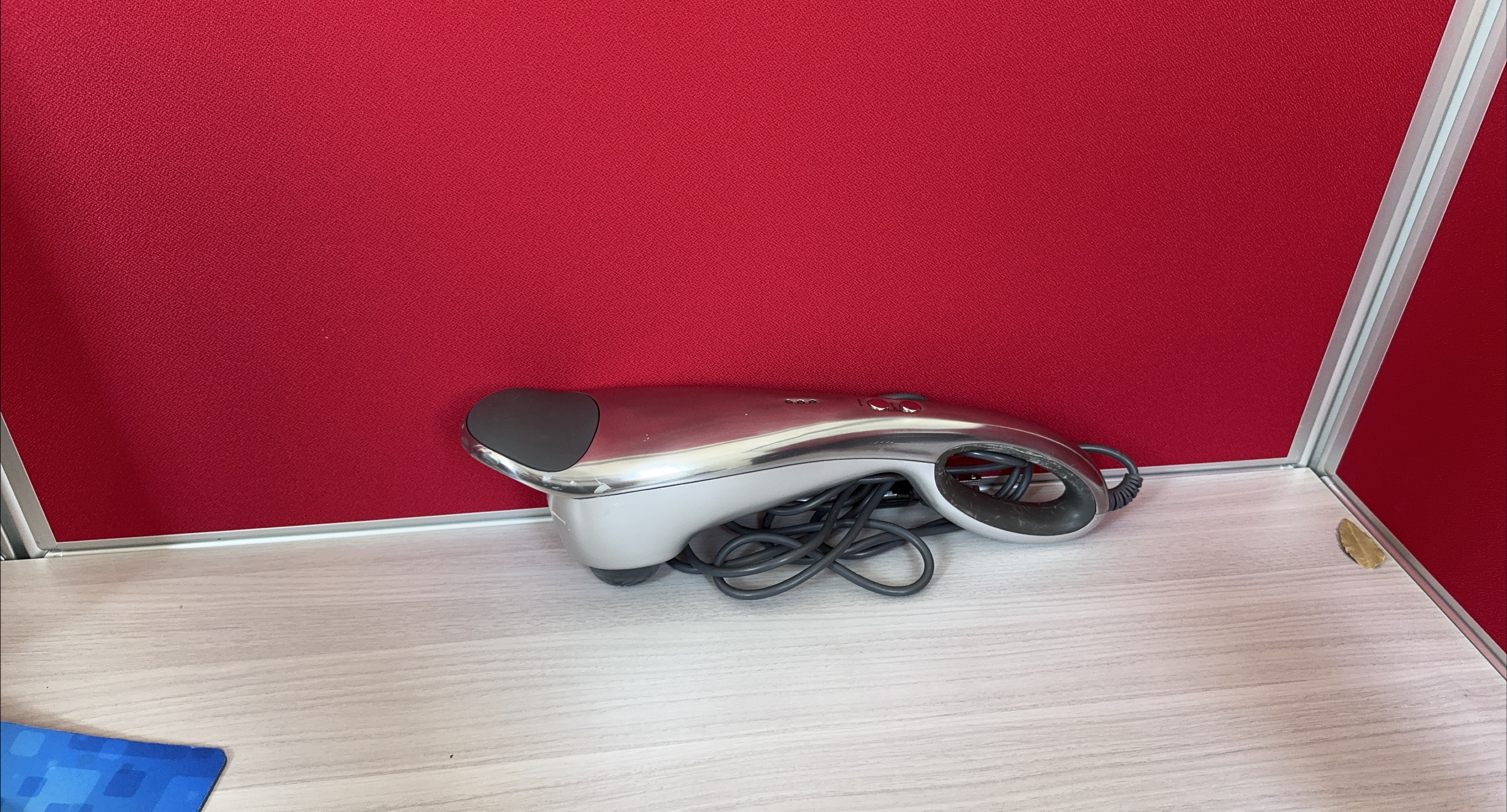 Brookstone Max Massager with Case