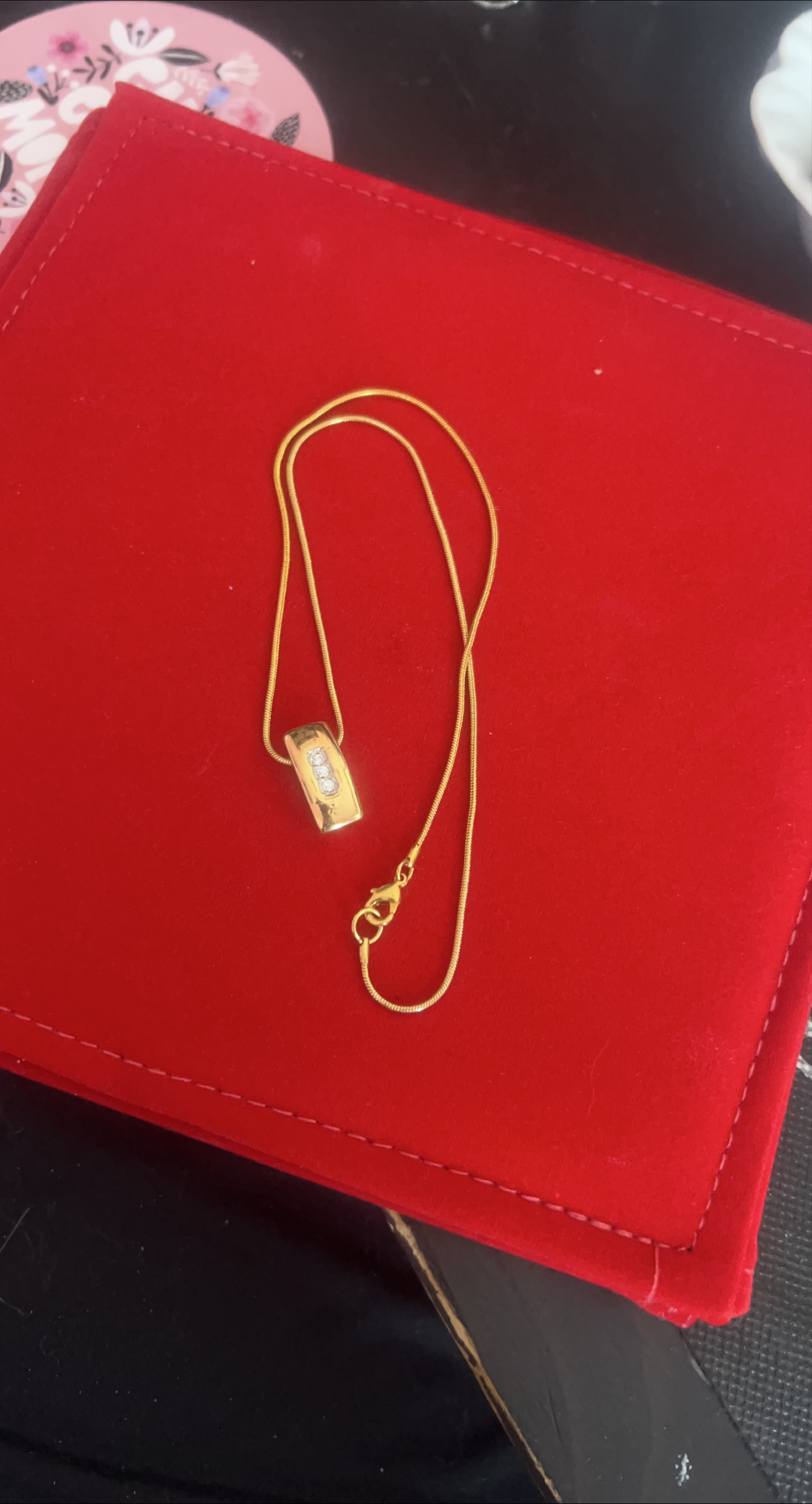 Gold Pendant Necklace thumbnail