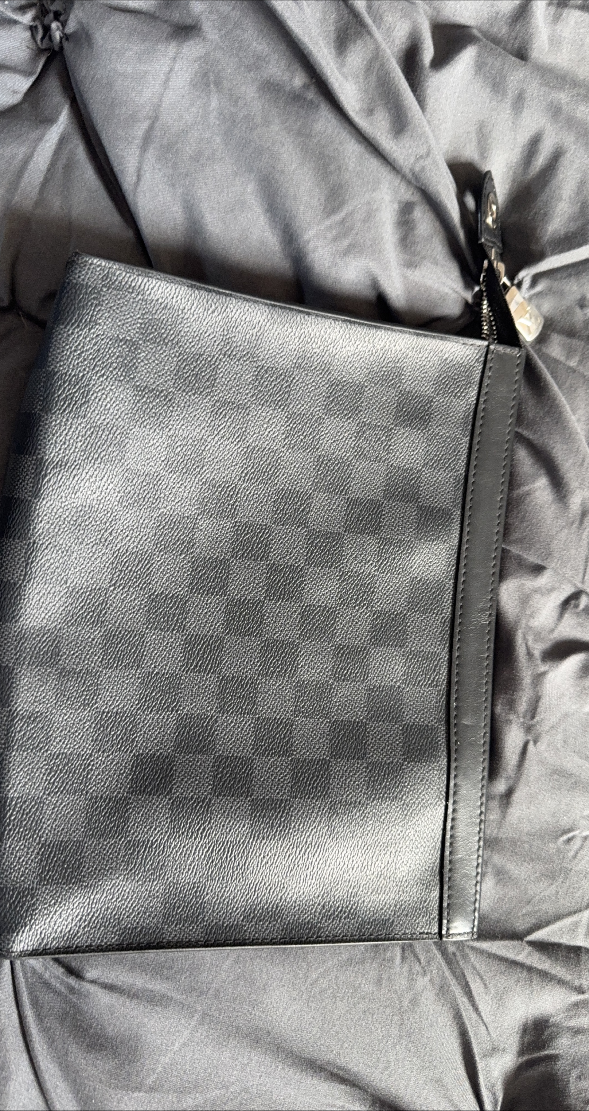 Louis Vuitton Damier Graphite Pochette thumbnail