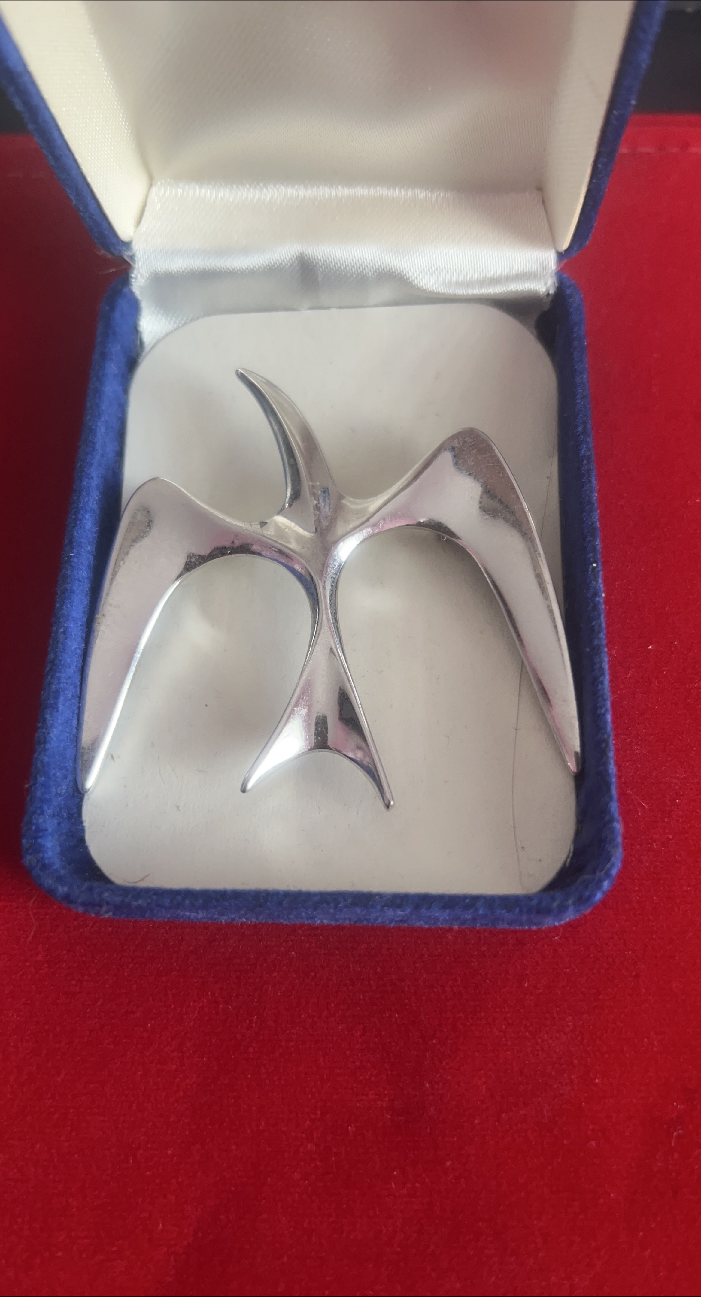 Vintage Silver Bird Brooch in Box thumbnail