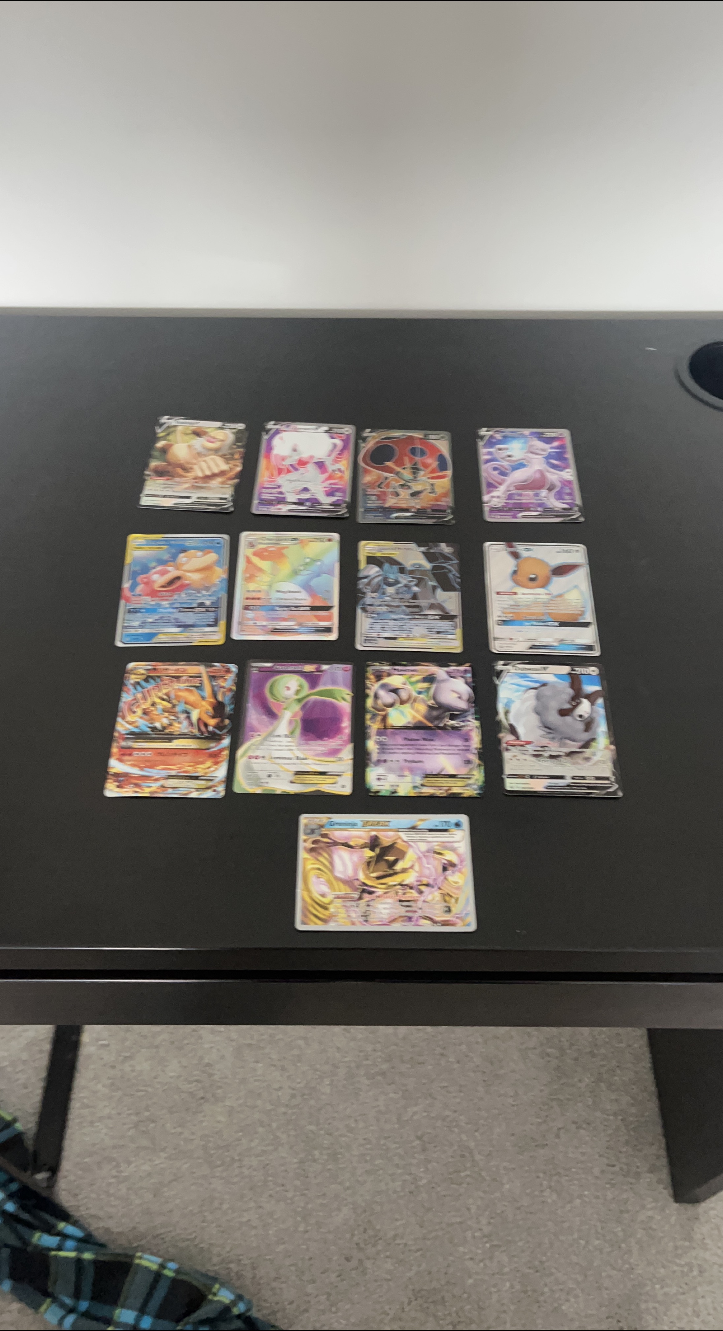 Mixed Lot of Pokemon Trading Cards image indicator(1)