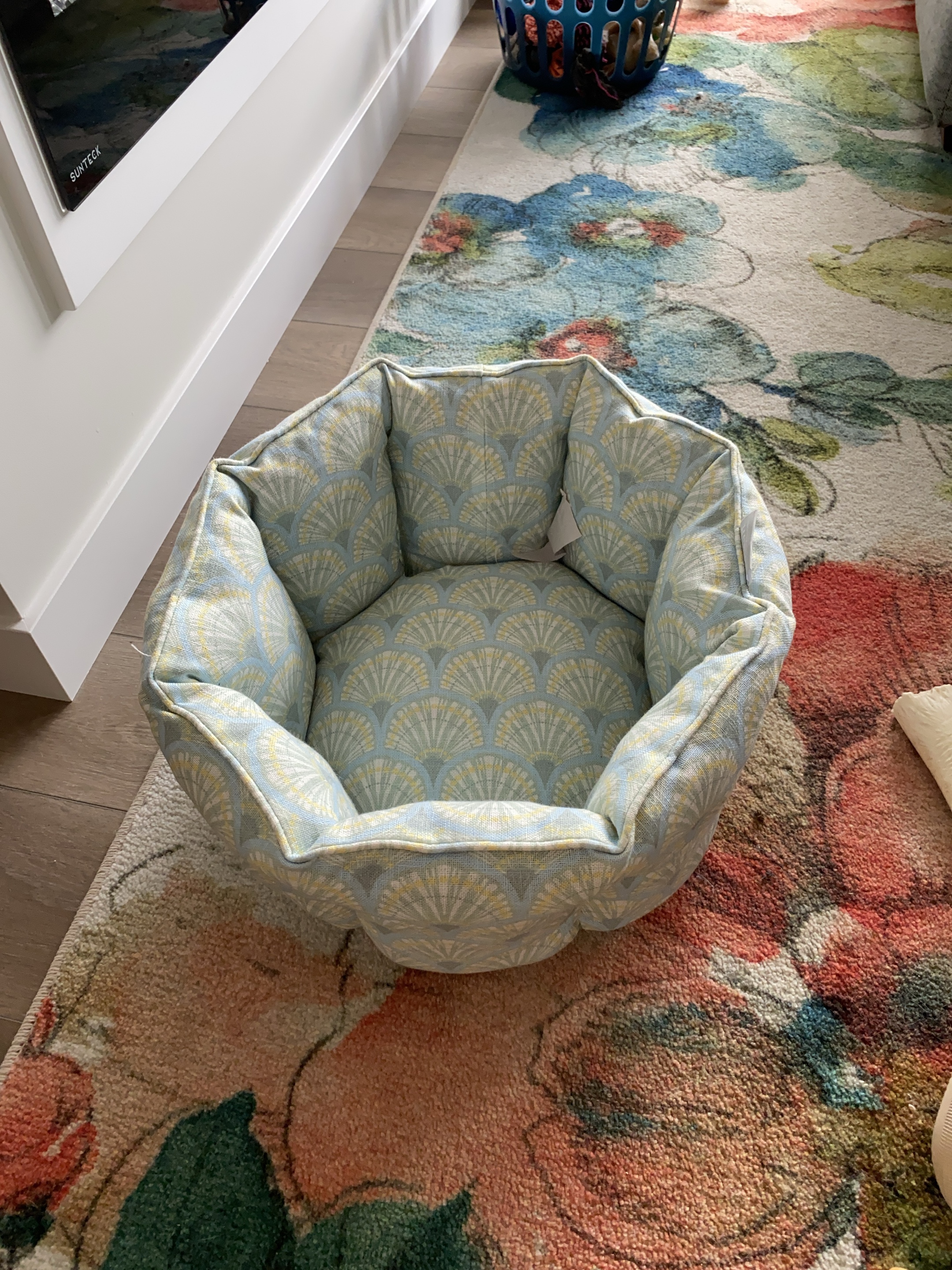 Lillian August Pet Bed - Like New! thumbnail