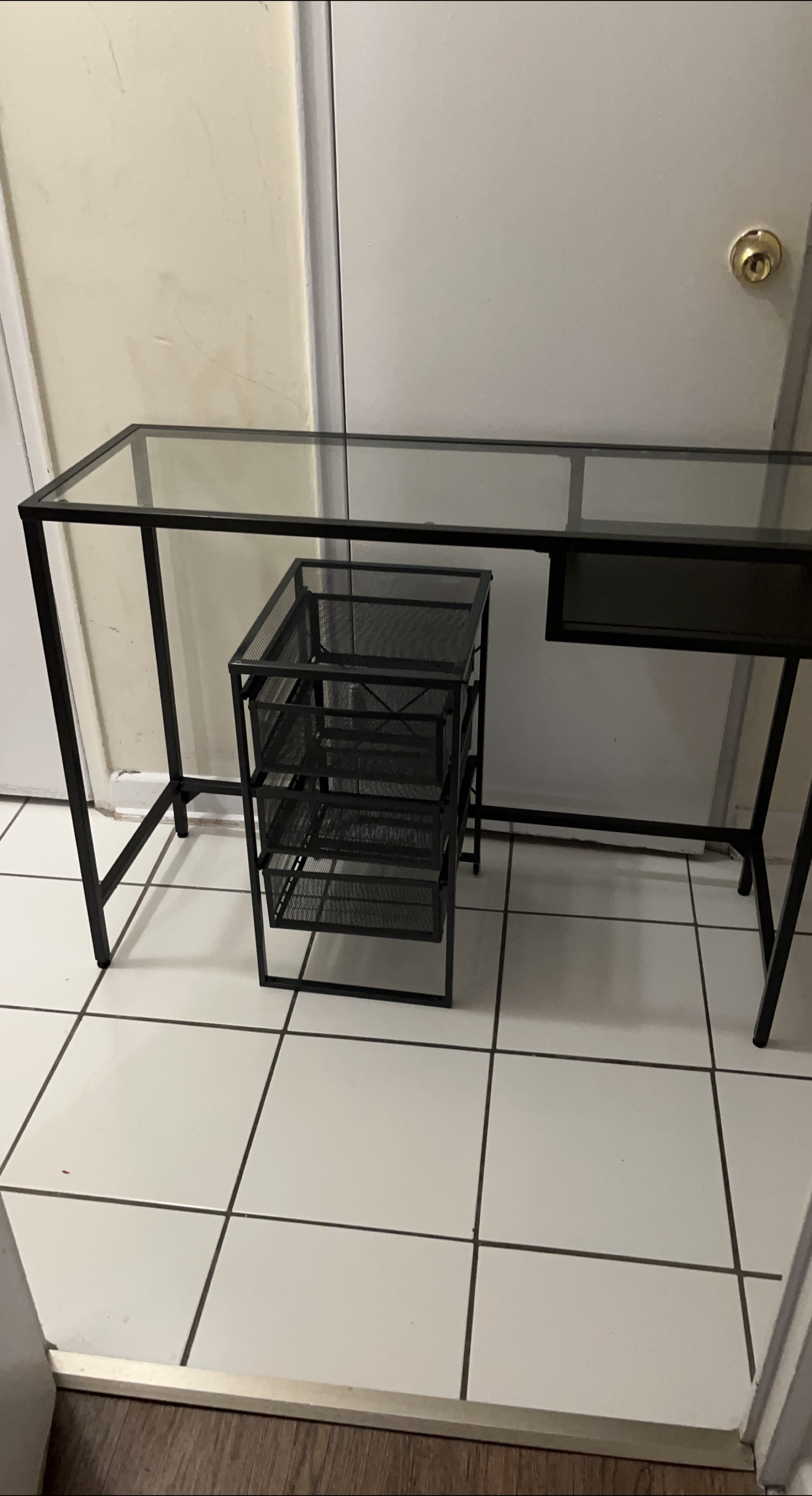 IKEA VITTSJÖ Laptop Table - Black/Glass image indicator(1)