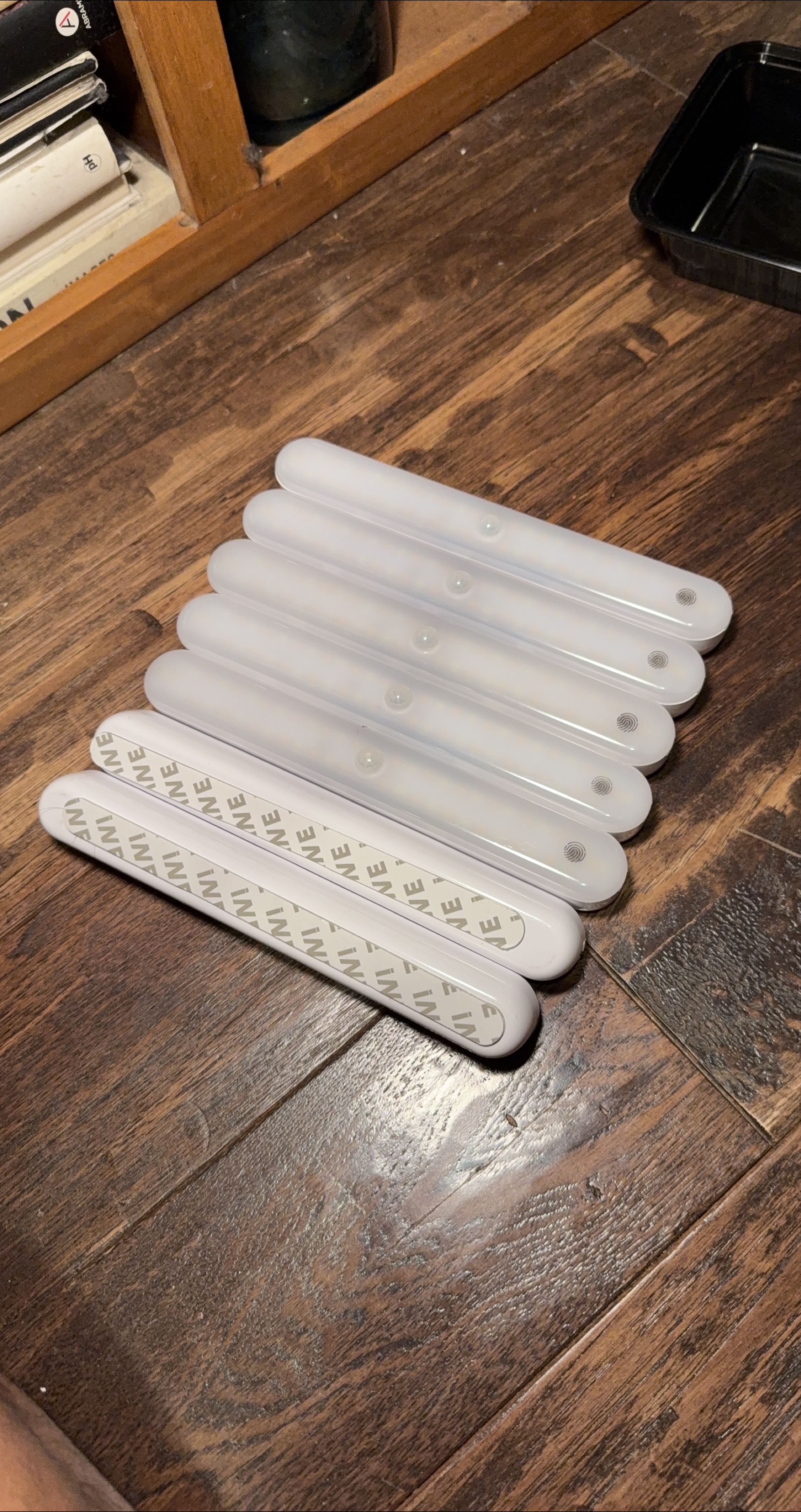 Stick-on LED Closet Lights - 7 -Pack thumbnail