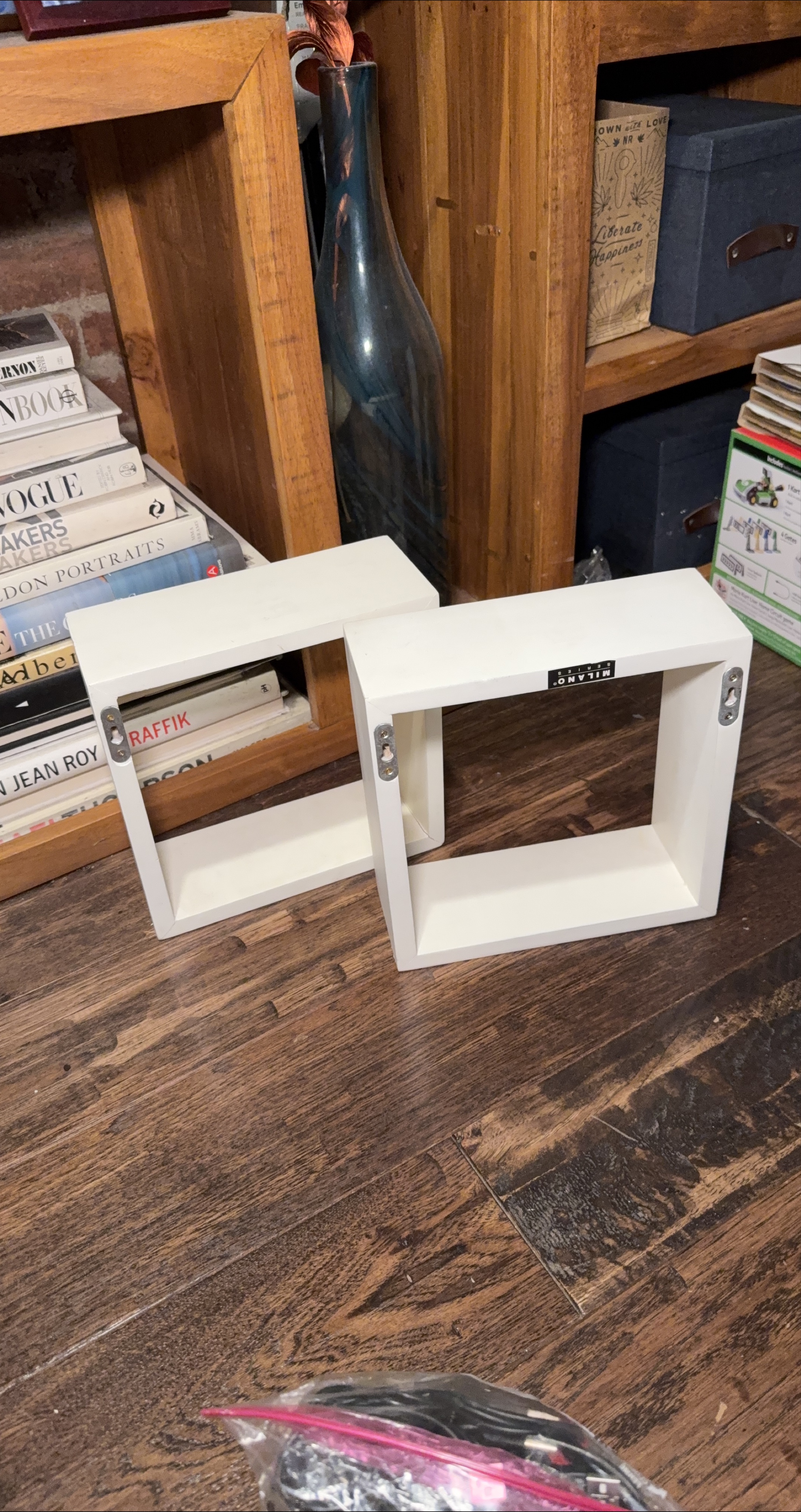 Set of 2 White Cube Floating Shelves thumbnail