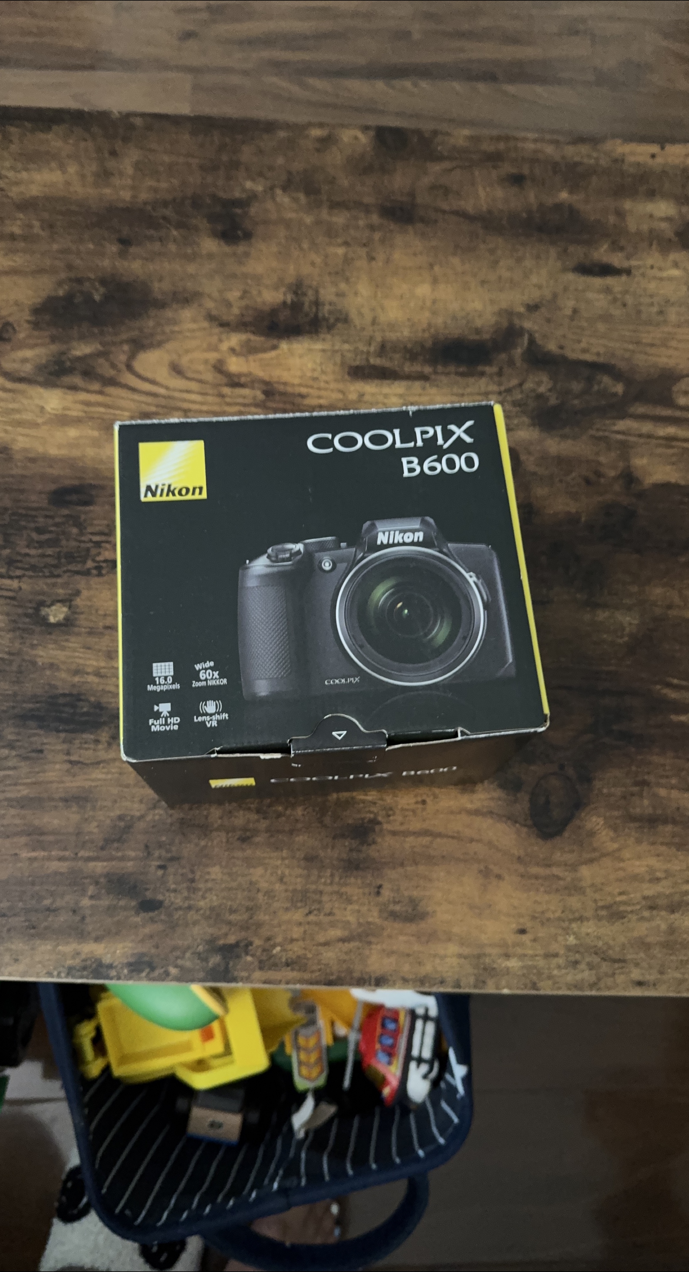Nikon COOLPIX B600 Digital Camera - Like New! thumbnail