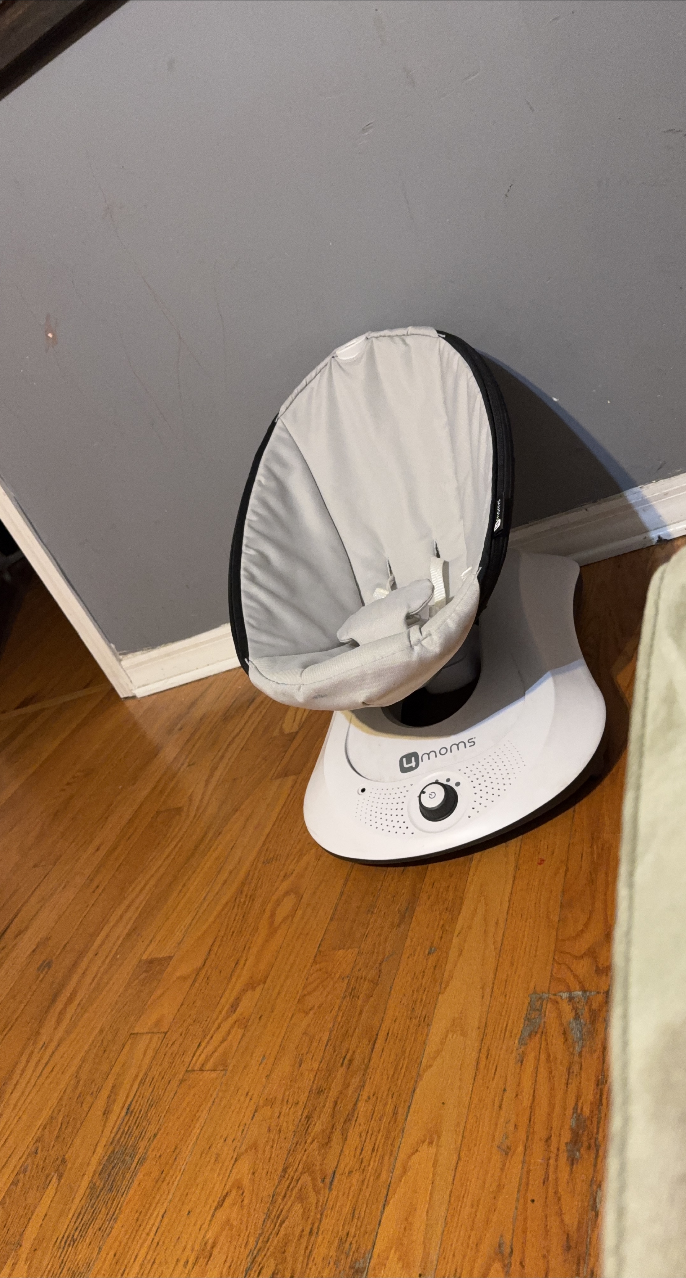 4moms MamaRoo Baby Swing - Gently Used thumbnail