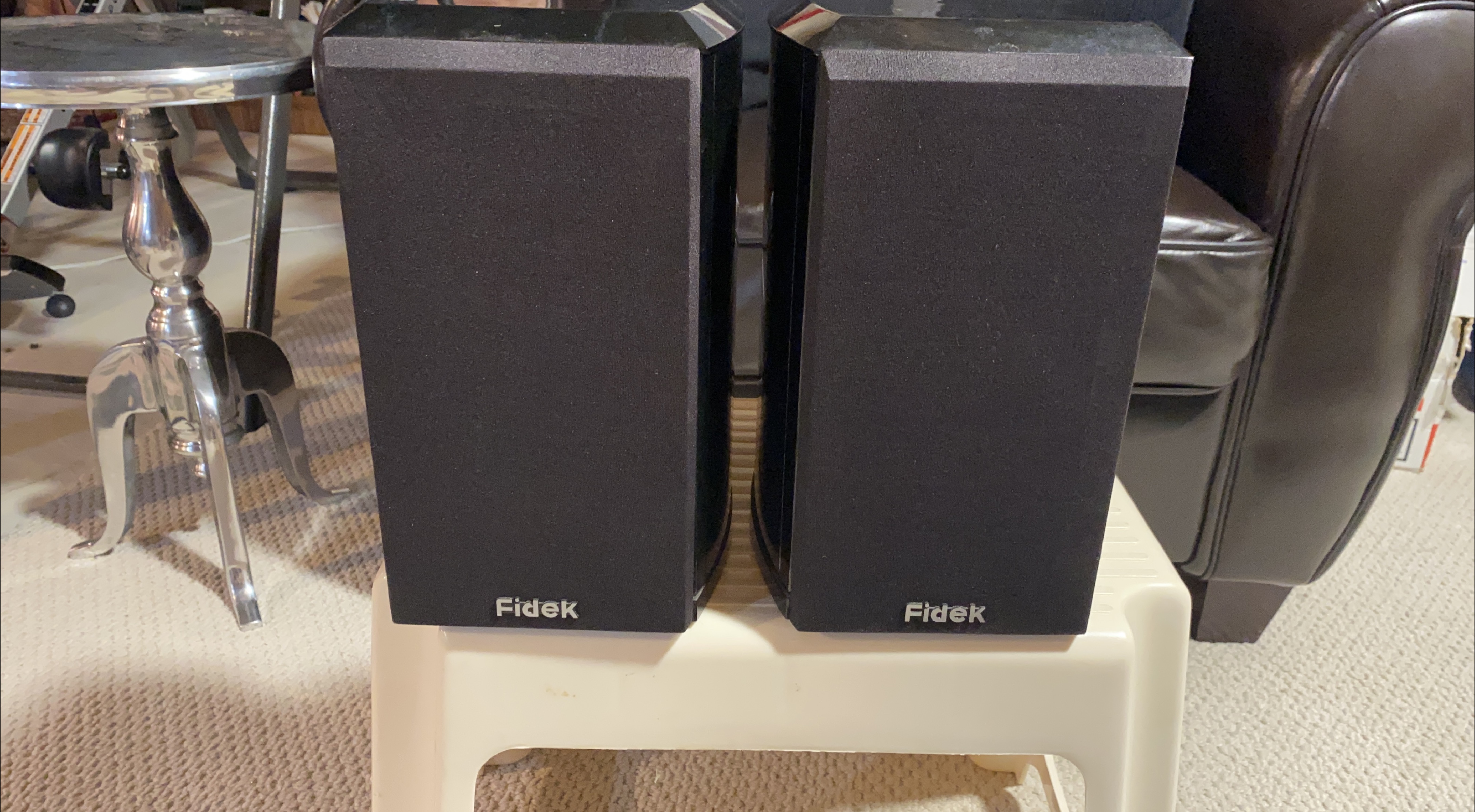 Fidek Bookshelf Speakers - Pair thumbnail