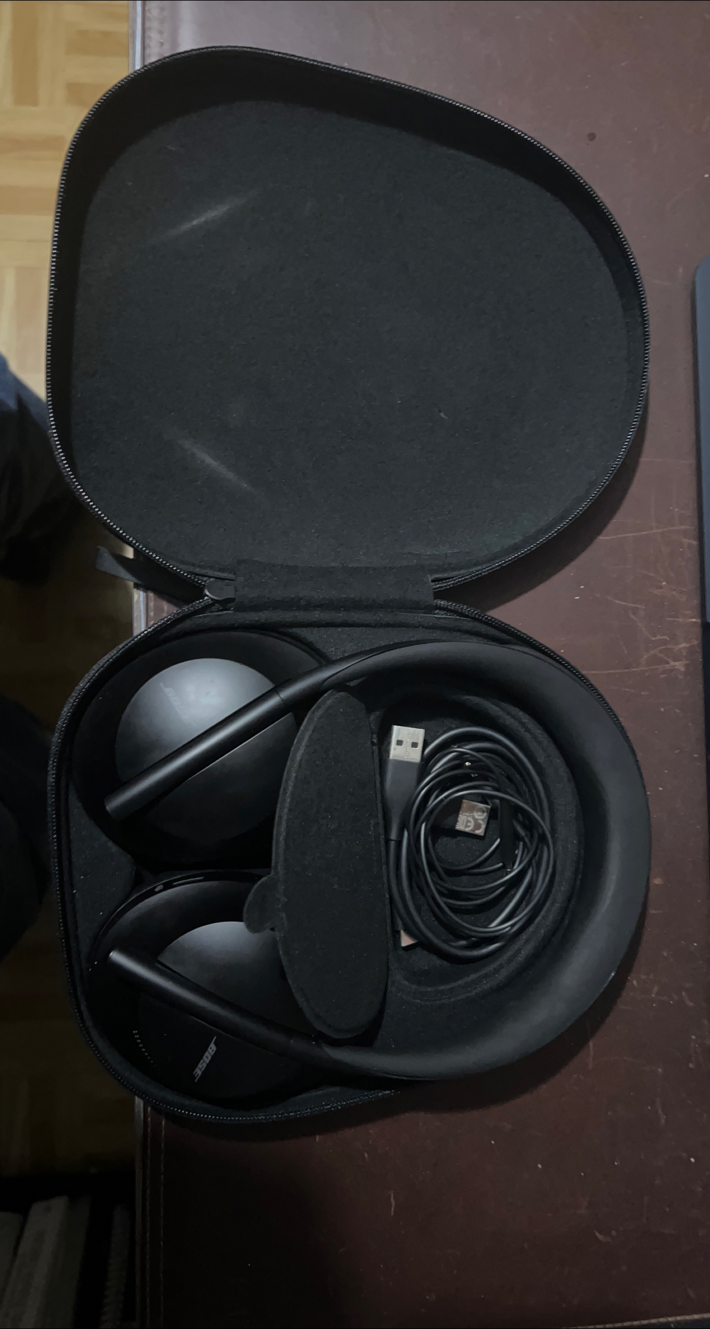 Bose Noise Cancelling Headphones 700 - Black thumbnail