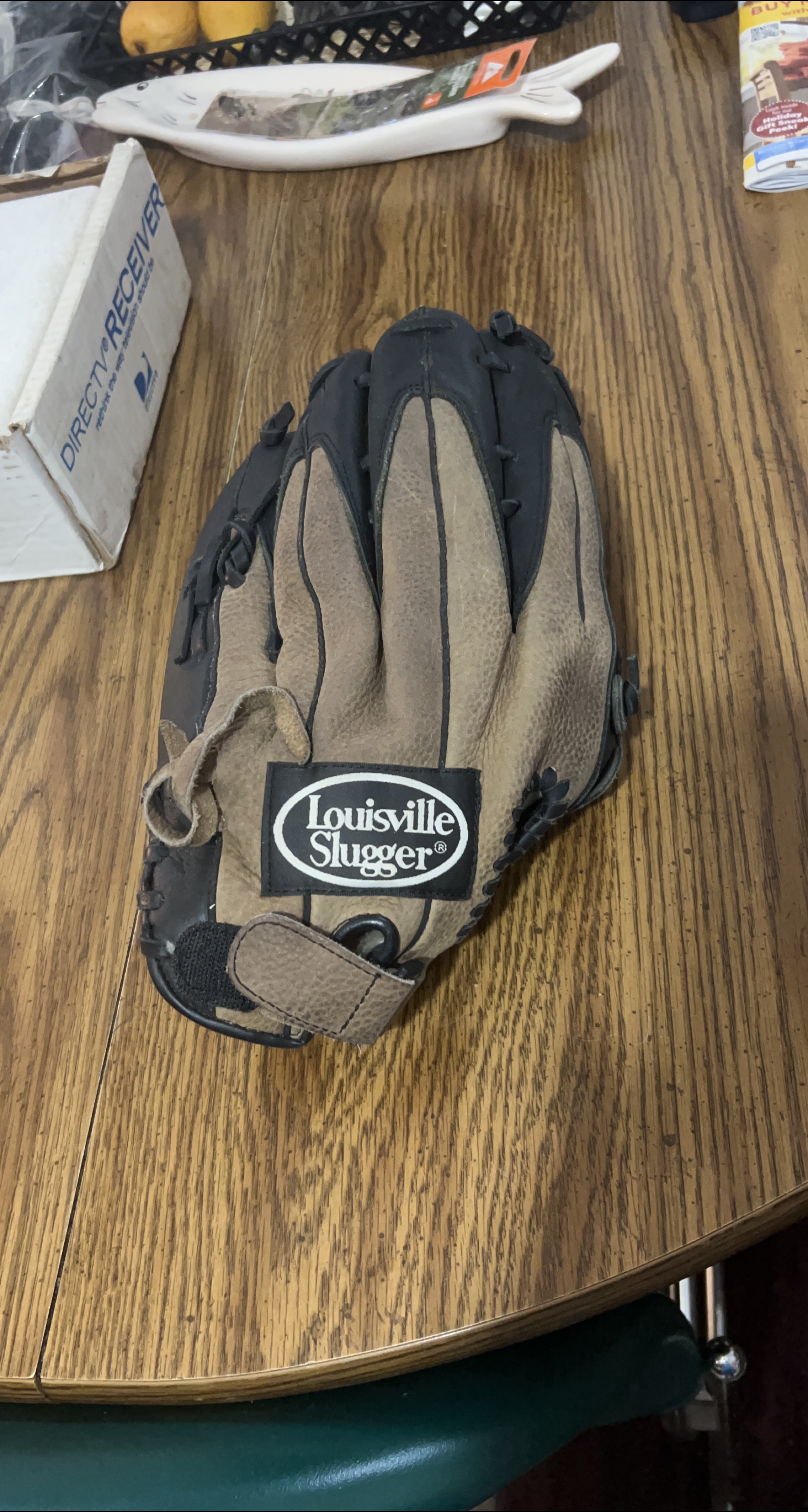 Louisville Slugger Baseball Glove thumbnail