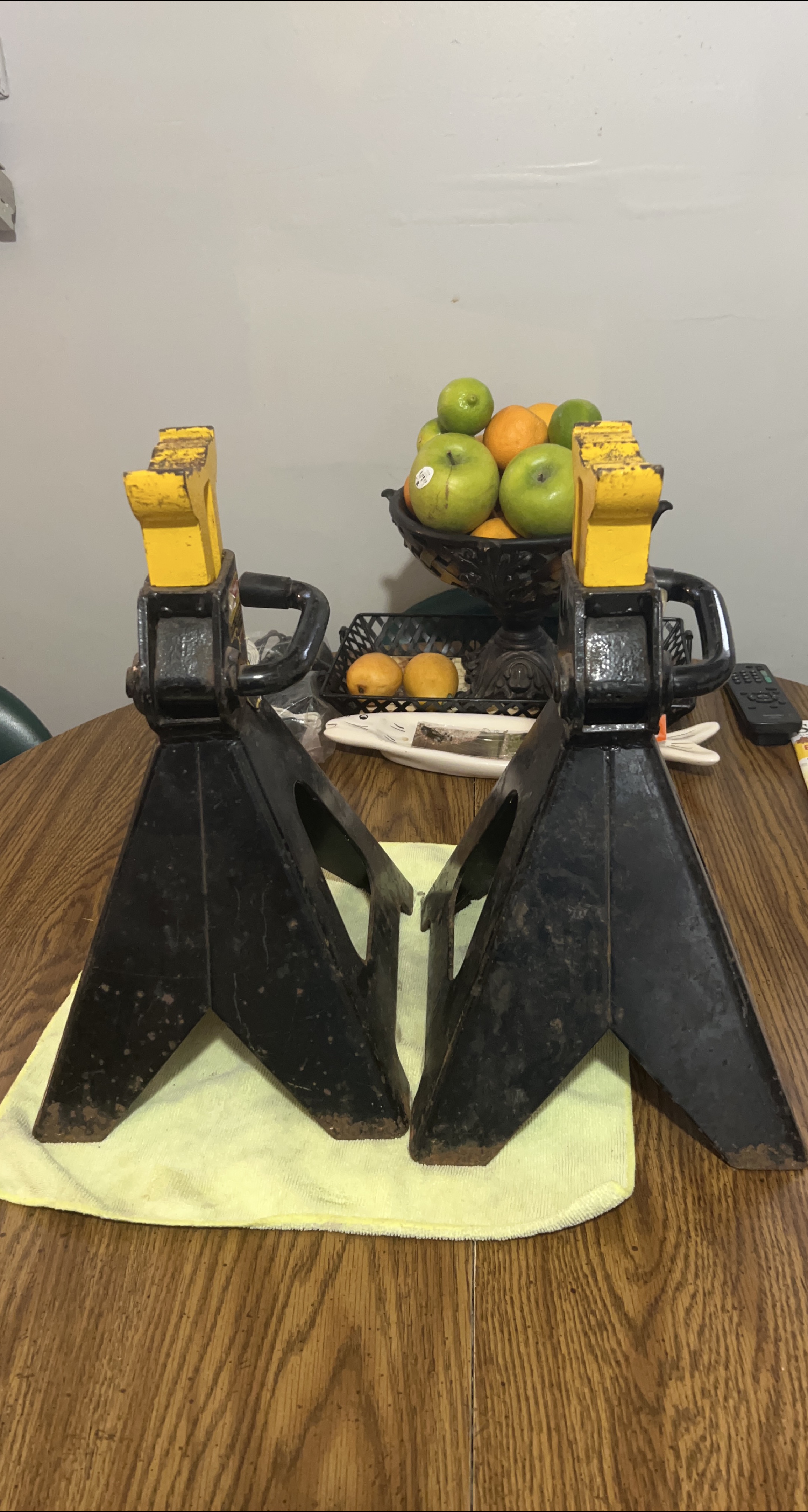 Pair of Used Jack Stands thumbnail