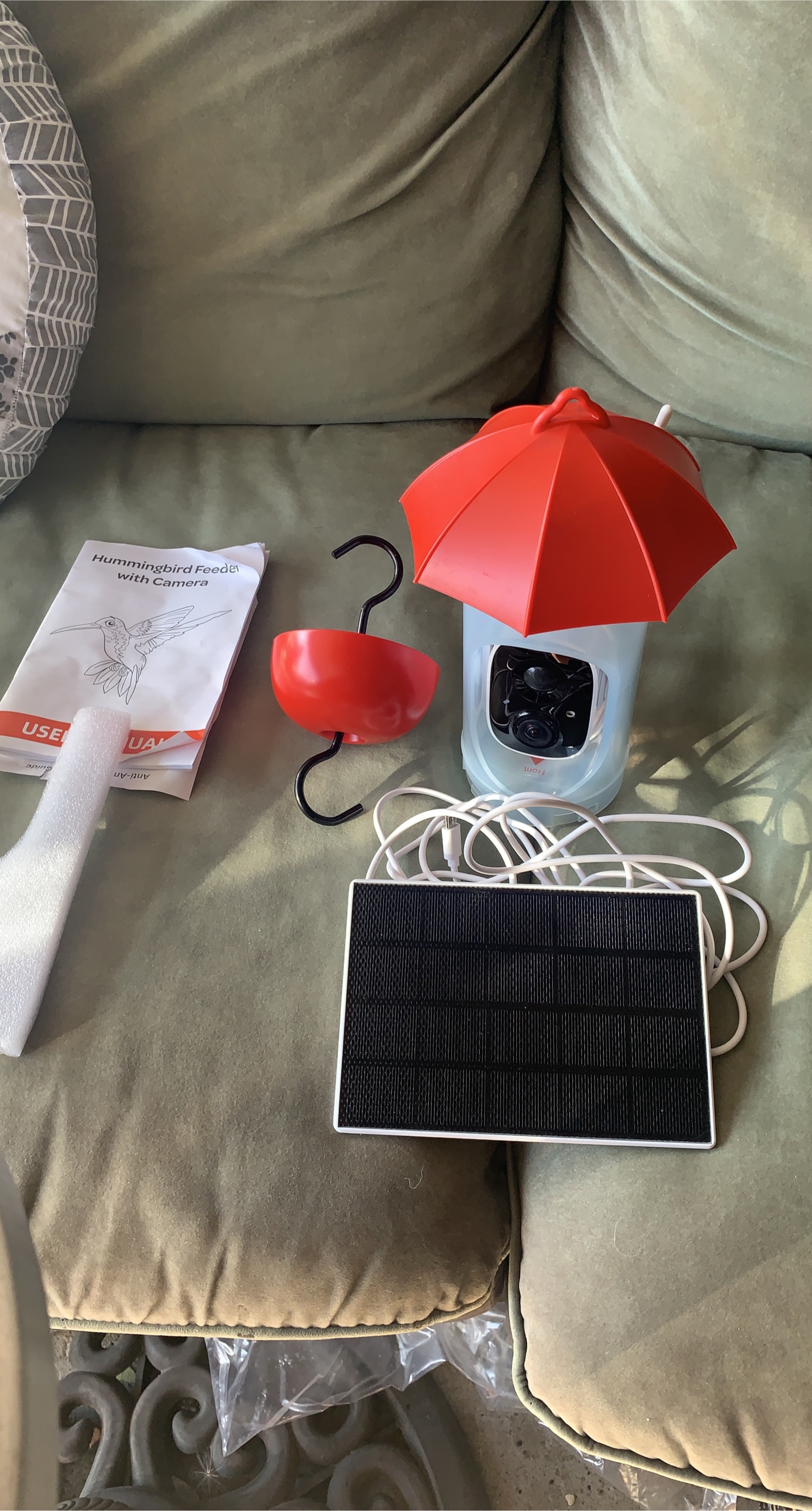 New Uccello Hummingbird Feeder with Camera thumbnail