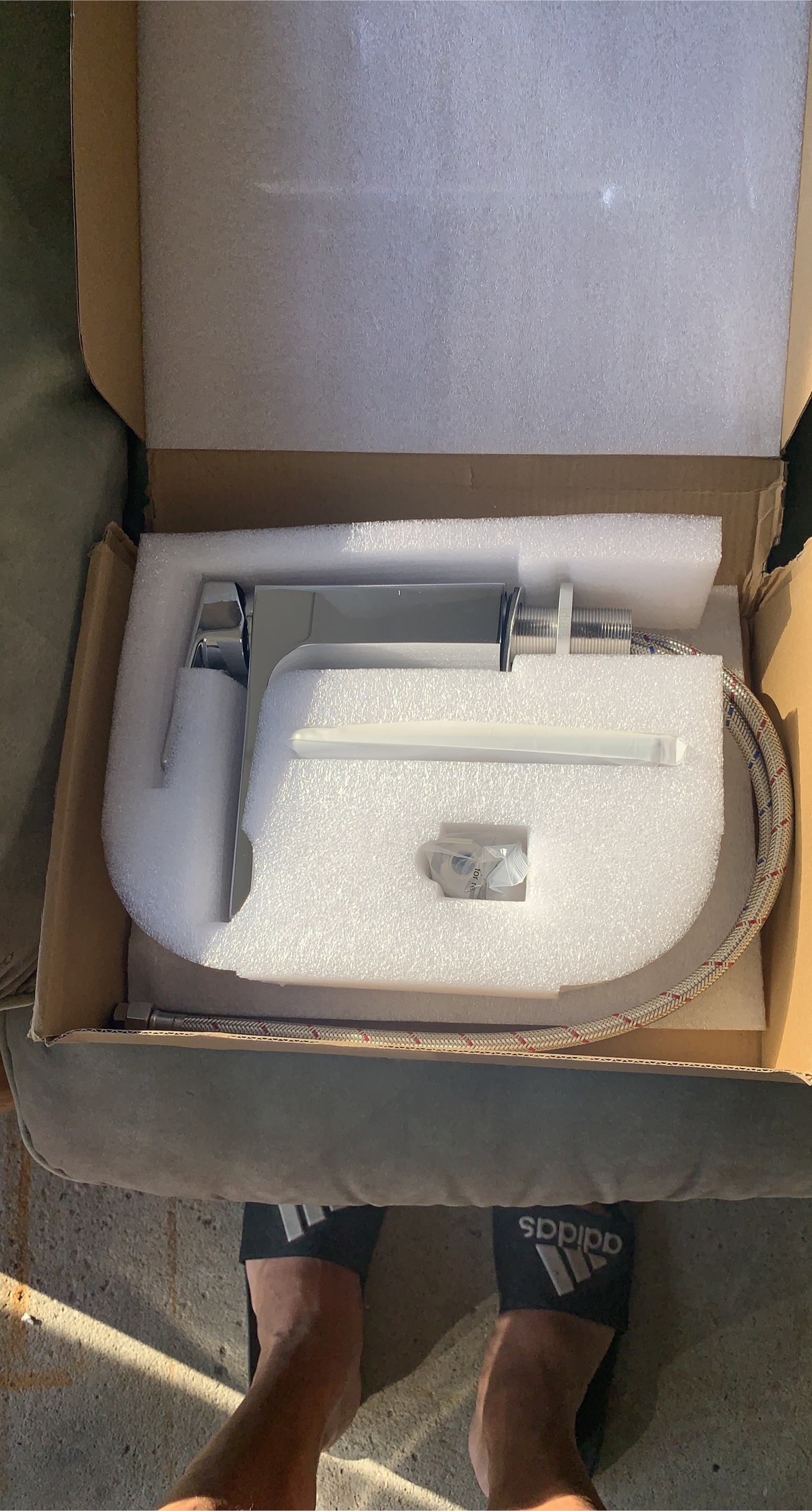 Voton Bathroom Faucet - Brand New in Box thumbnail