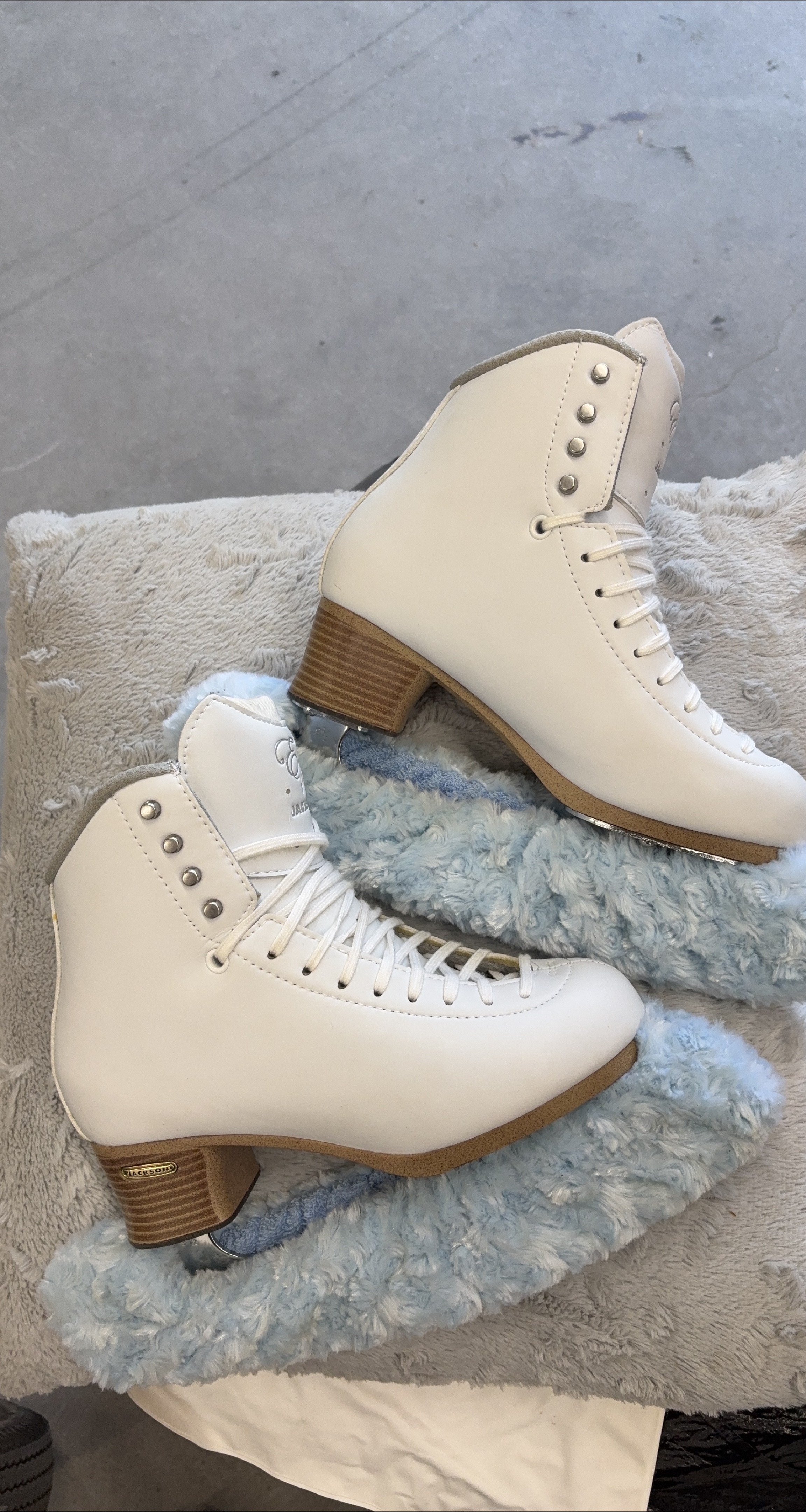 Jackson Evo Figure Skates - size 9 1/2 thumbnail