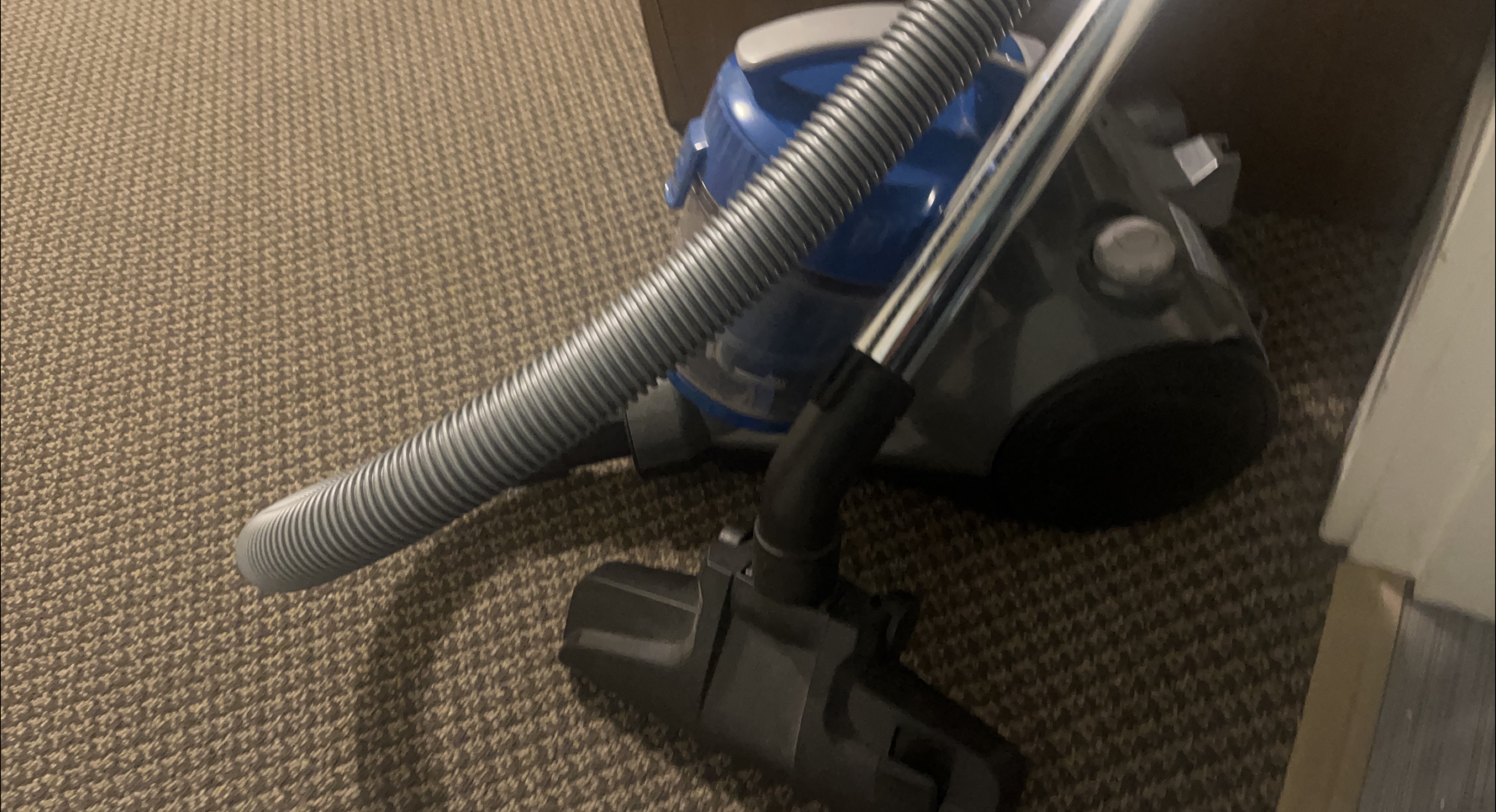 Eureka Vacuum - Automatic Cord Rewind
