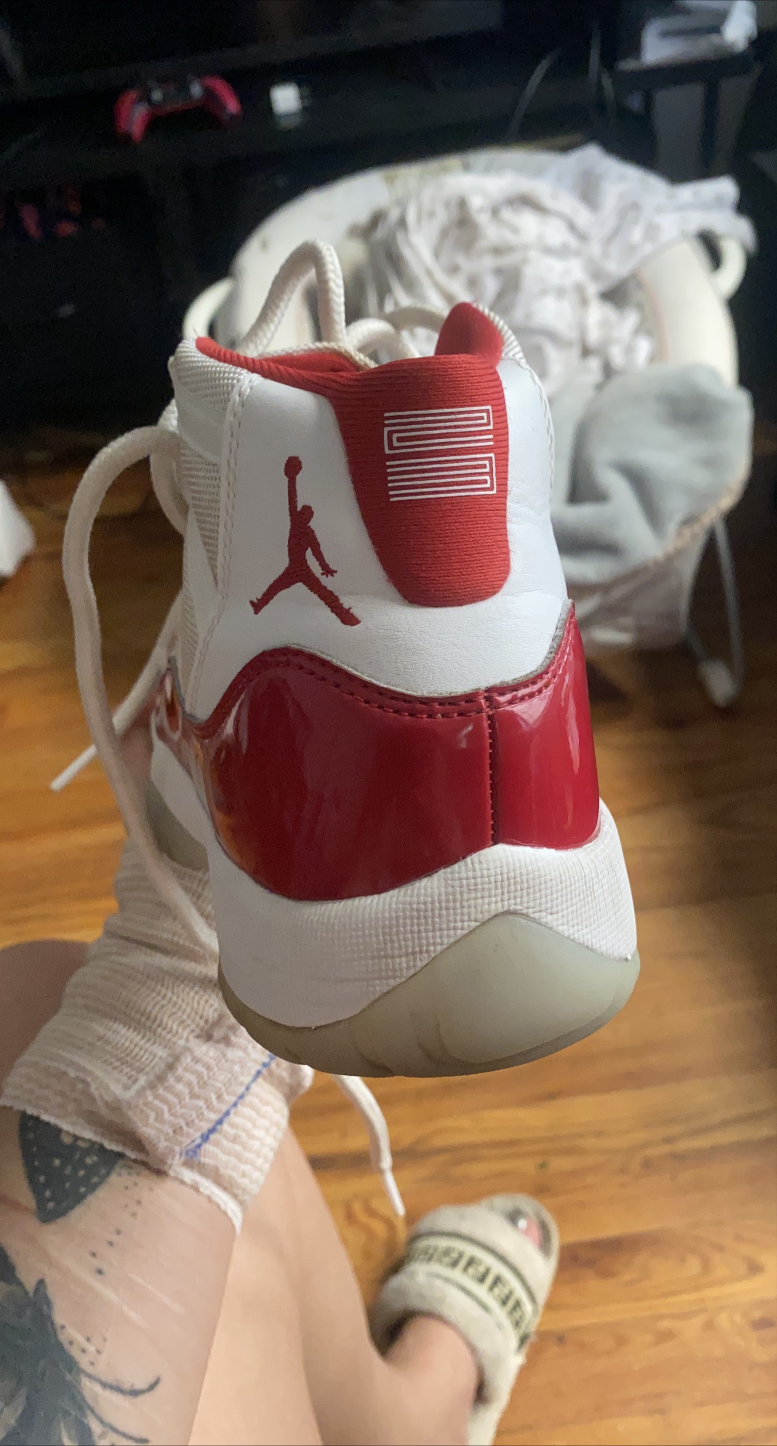 Air Jordan 11 Retro Cherry Red thumbnail