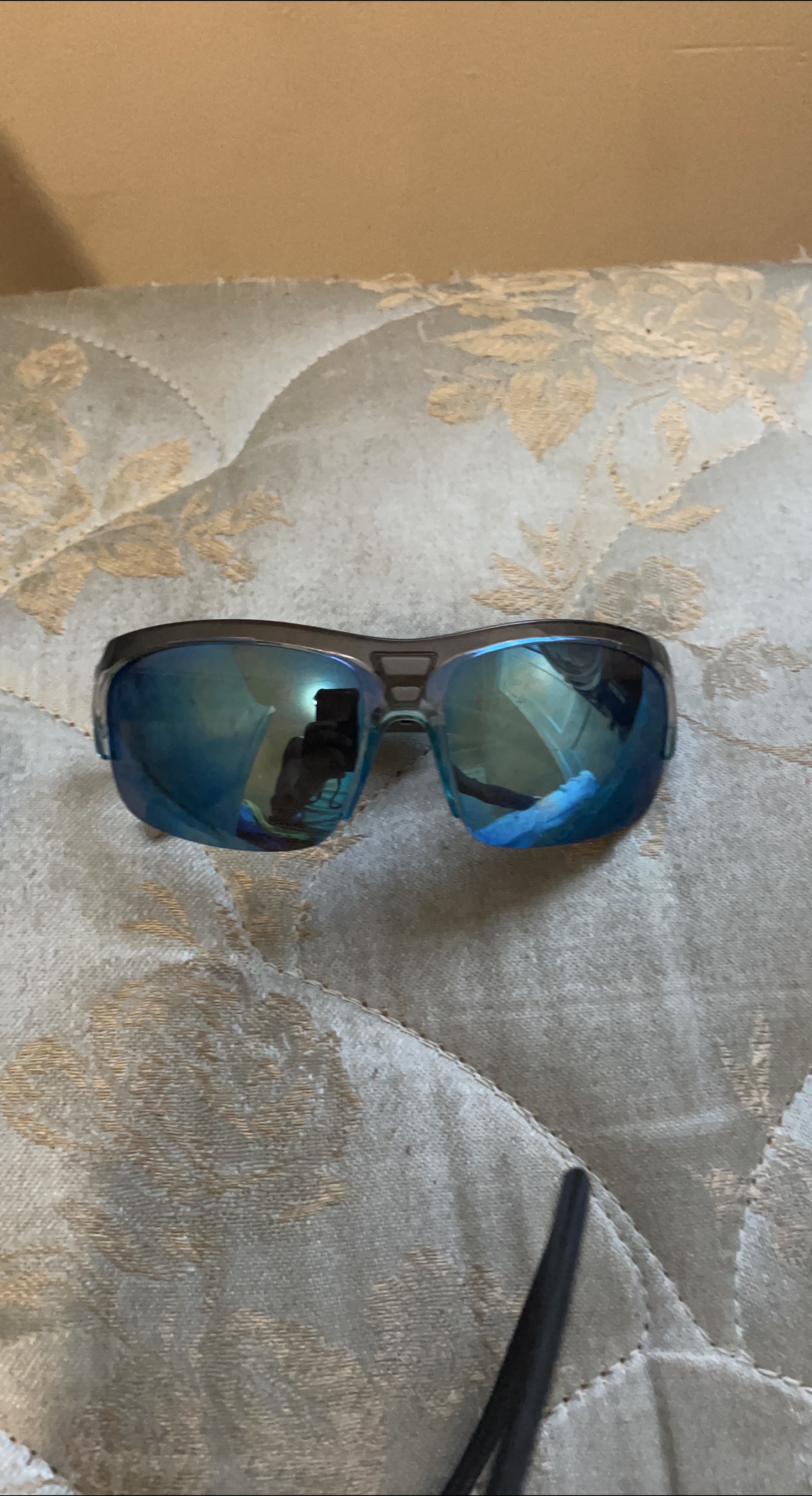 Sunglasses with Blue Lenses thumbnail