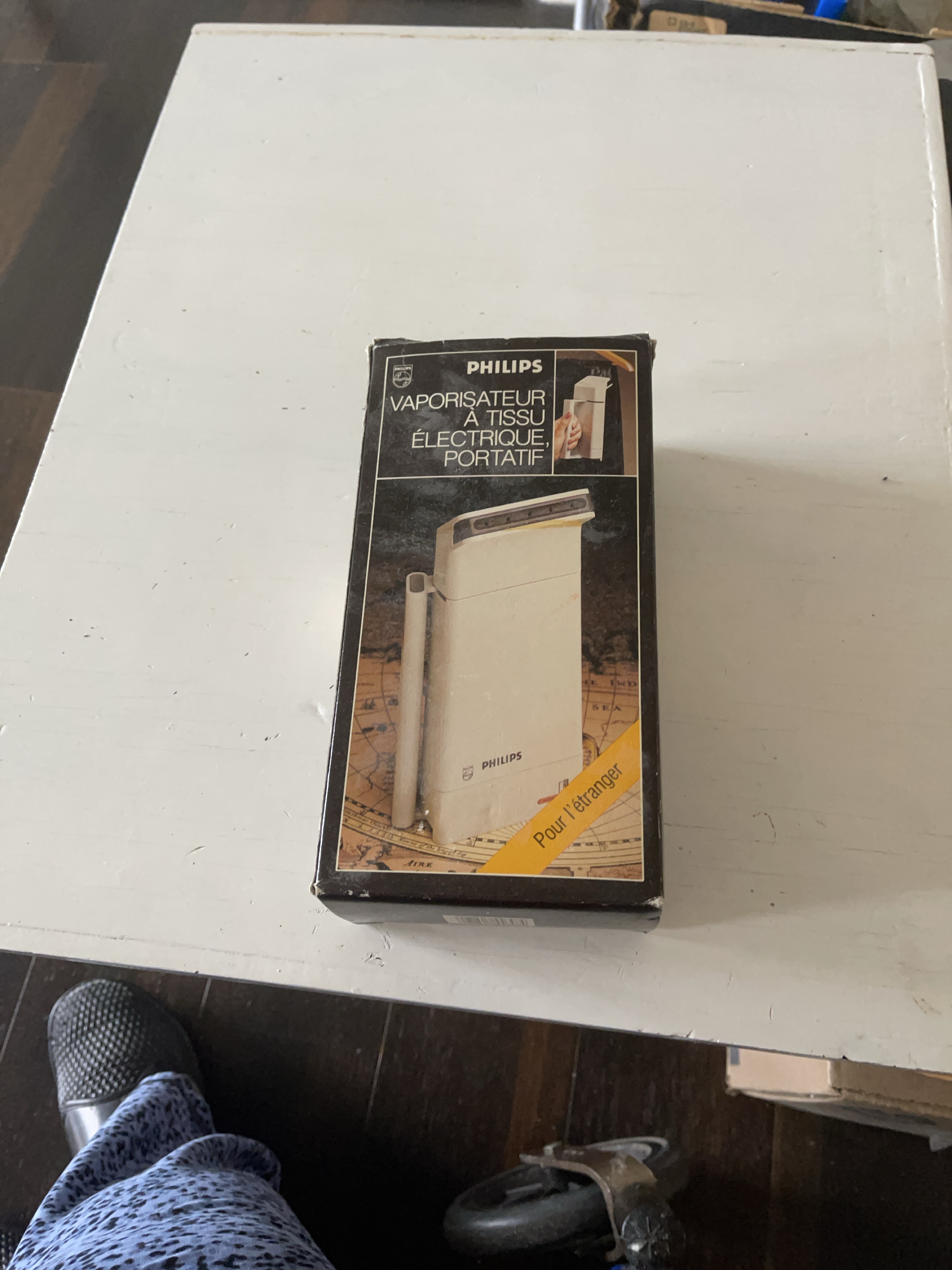 Philips Vaporisateur À Tissu Électrique, Portatif thumbnail