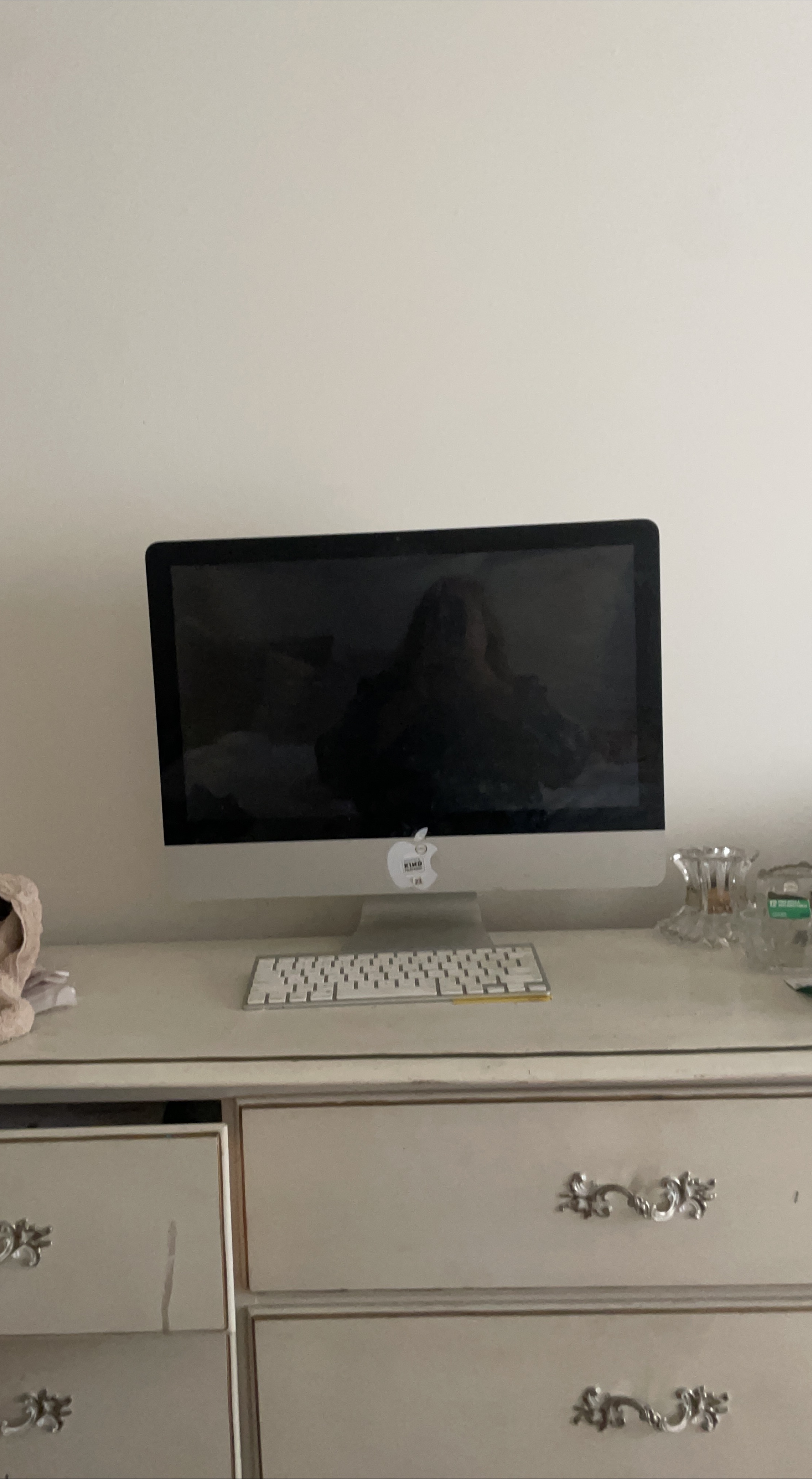 Apple iMac Desktop Computer thumbnail