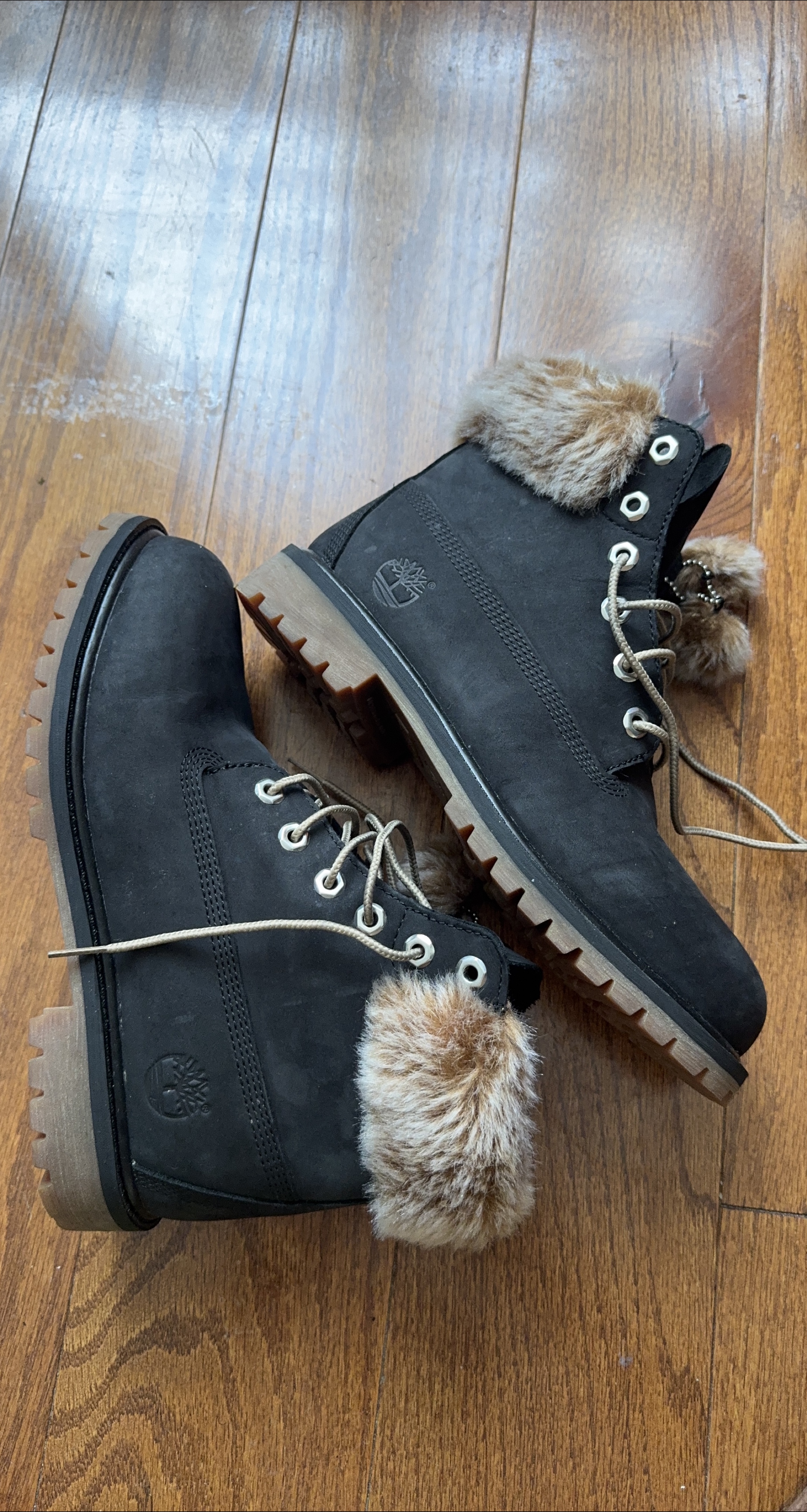 Women’s Timberland Fur Collar Boots thumbnail