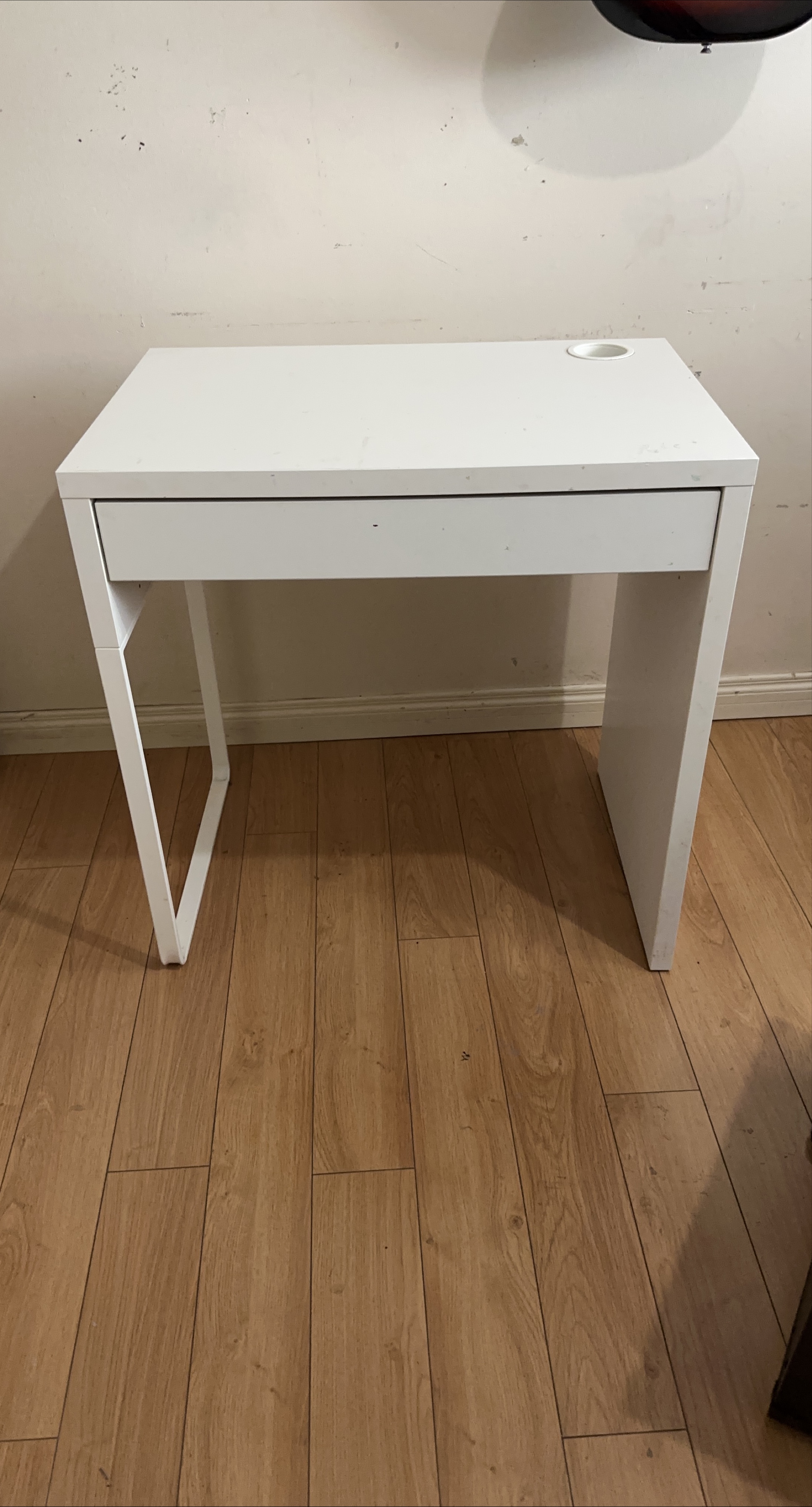 IKEA Micke White Desk thumbnail