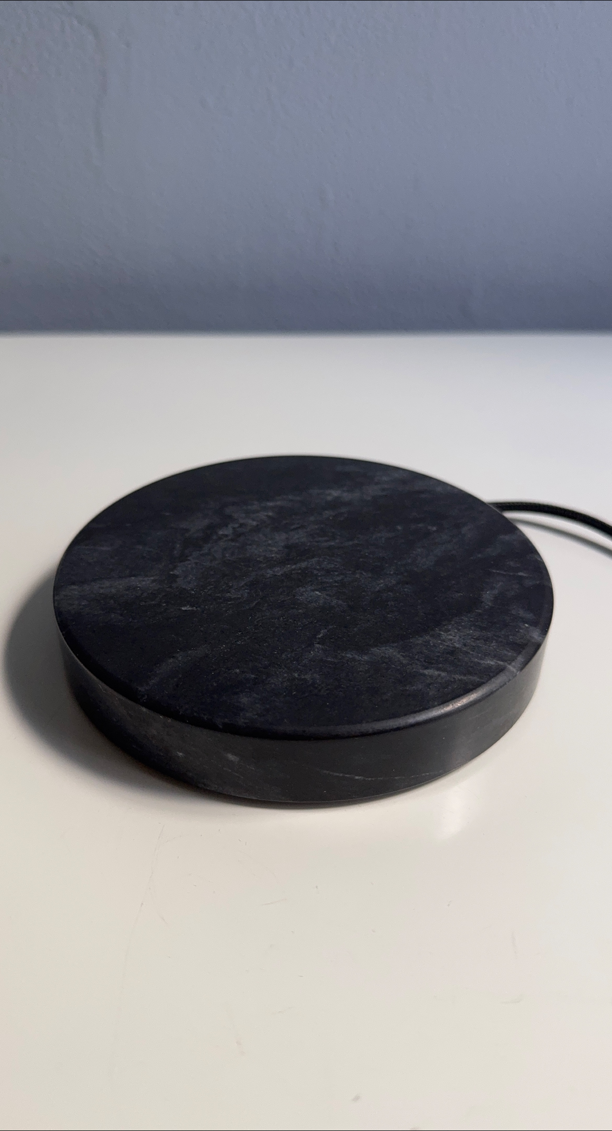 EINOVA Wireless Black Marble Charging Stone thumbnail