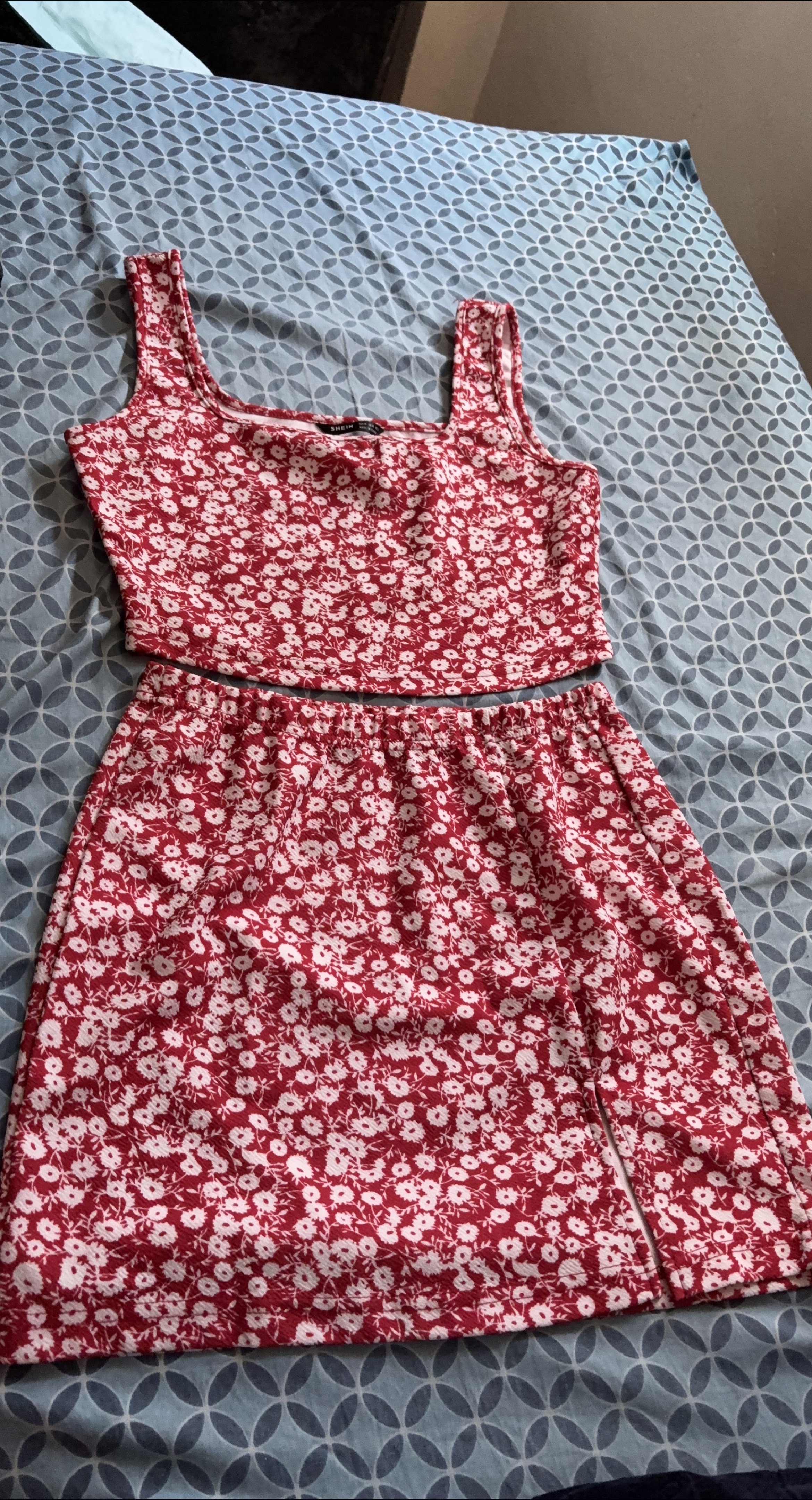 Shein Floral Two-Piece Set - Size M thumbnail