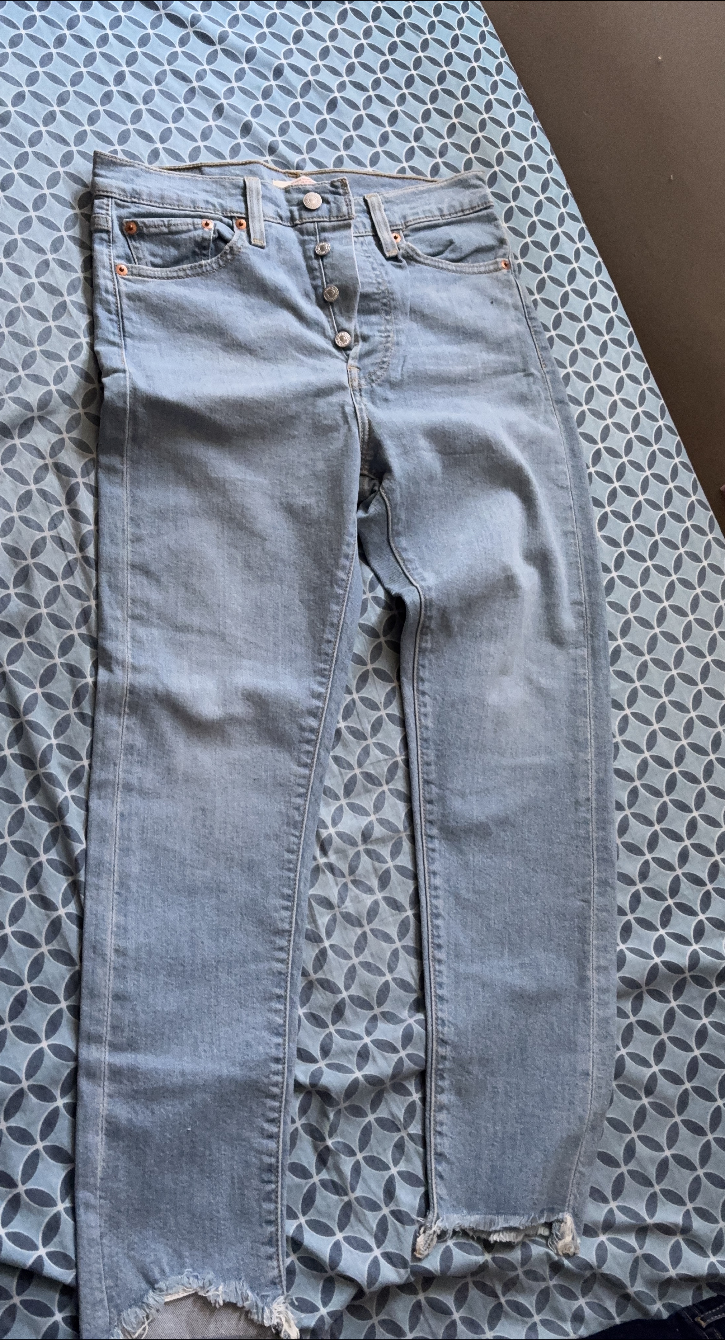 Levi's Wedgie Skinny Jeans - Size 28 thumbnail
