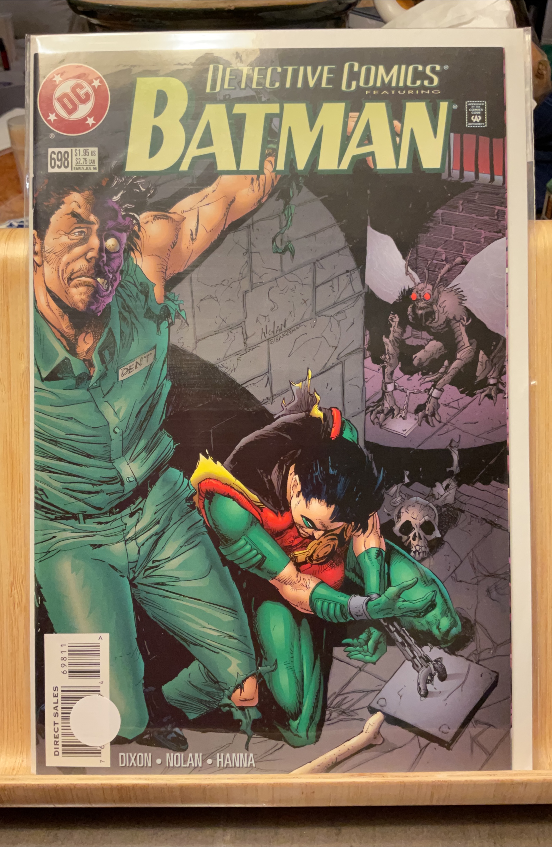 Detective Comics Batman #698 thumbnail