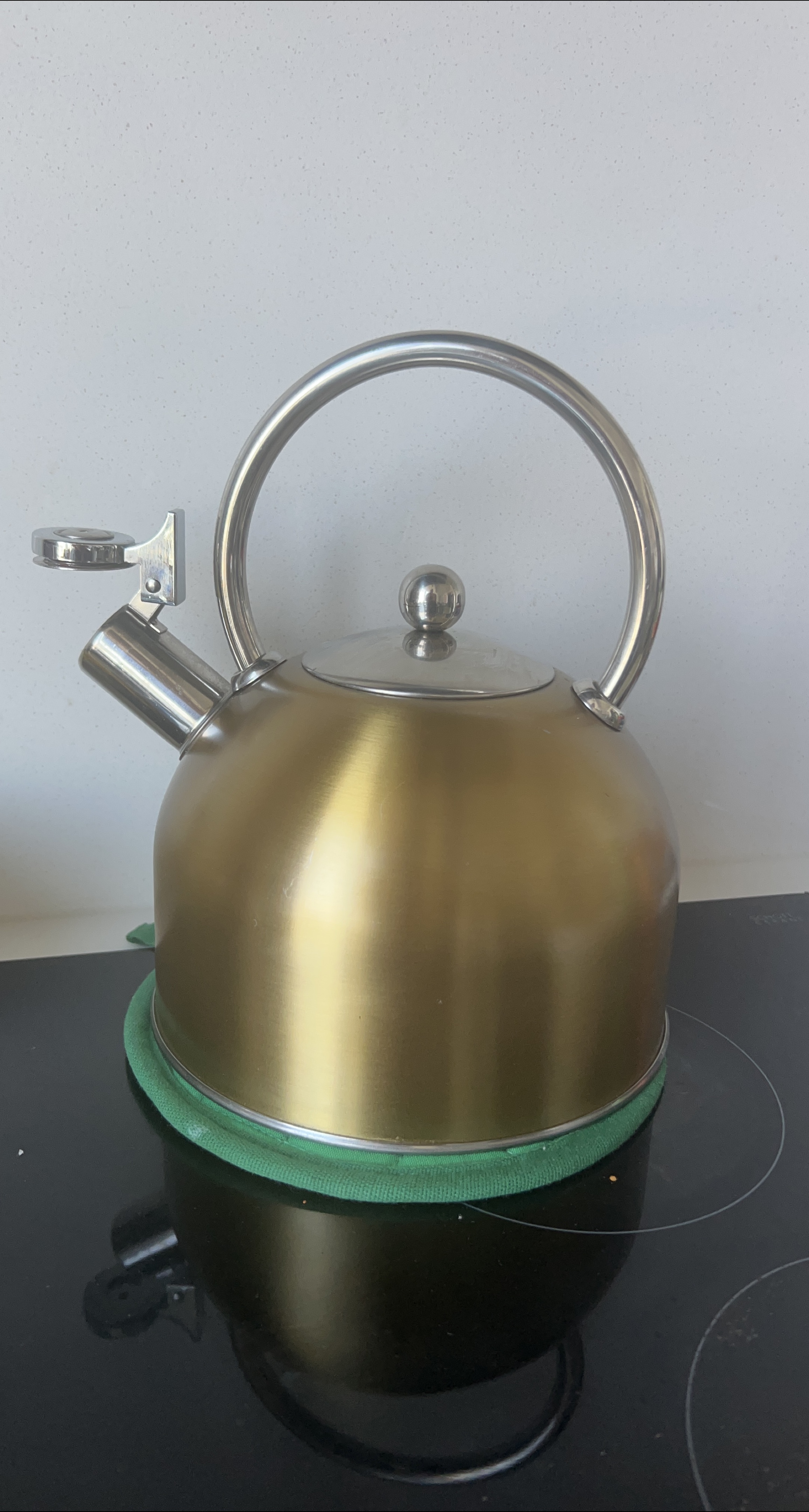 Gold Whistling Tea Kettle thumbnail