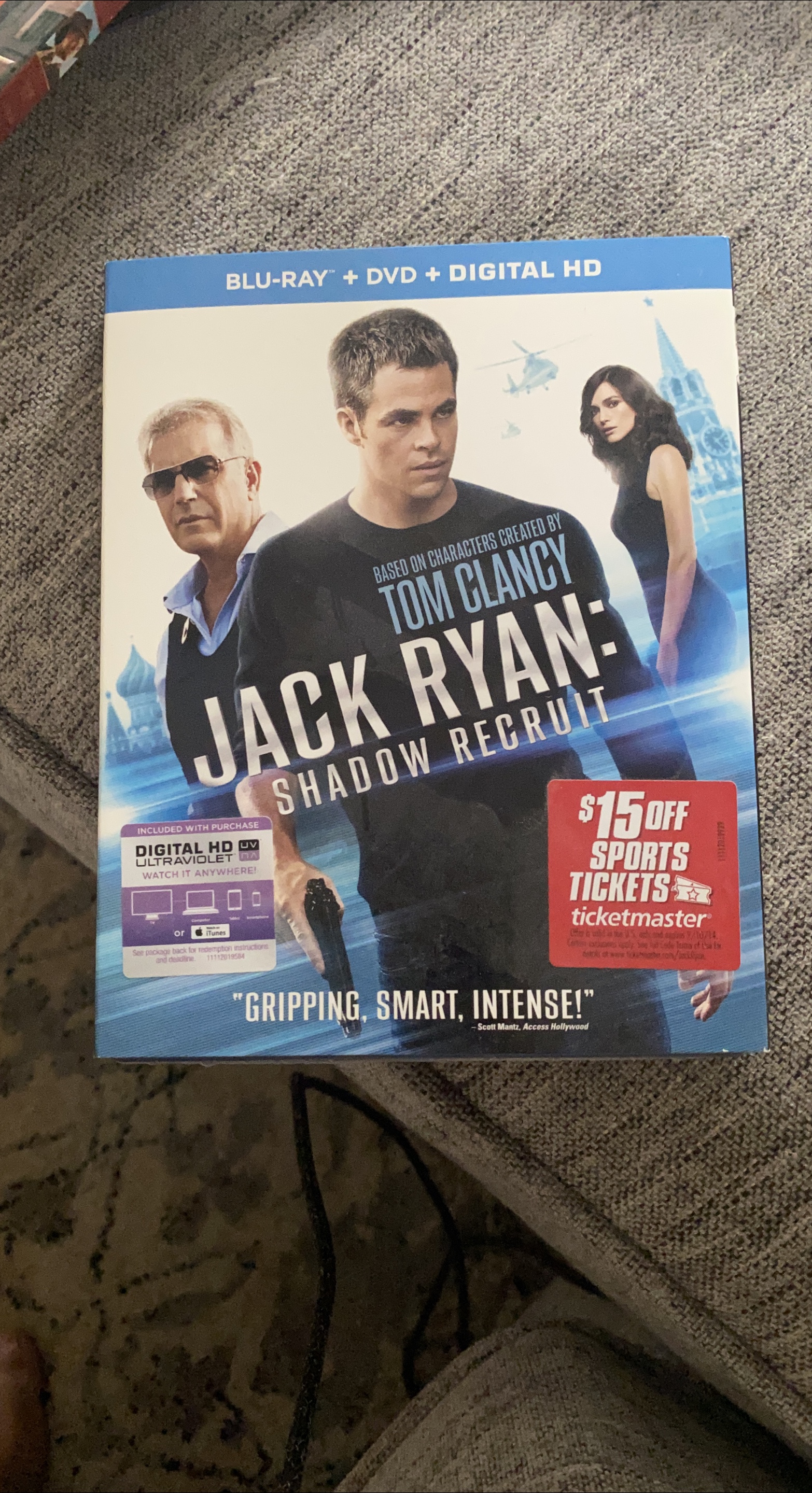 Jack Ryan: Shadow Recruit Blu-Ray + DVD + Digital HD thumbnail