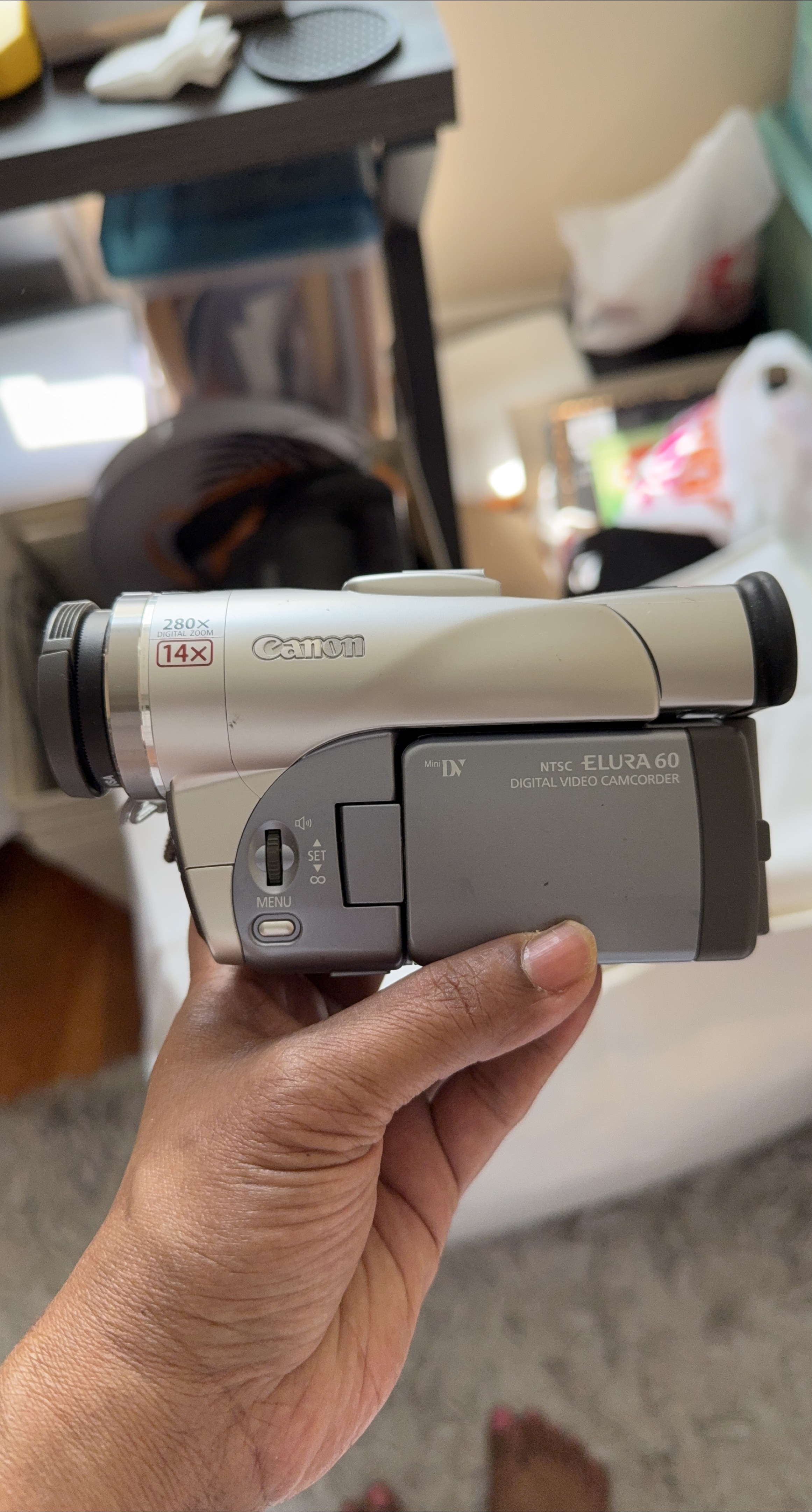 Canon Elura 60 Digital Video Camcorder thumbnail
