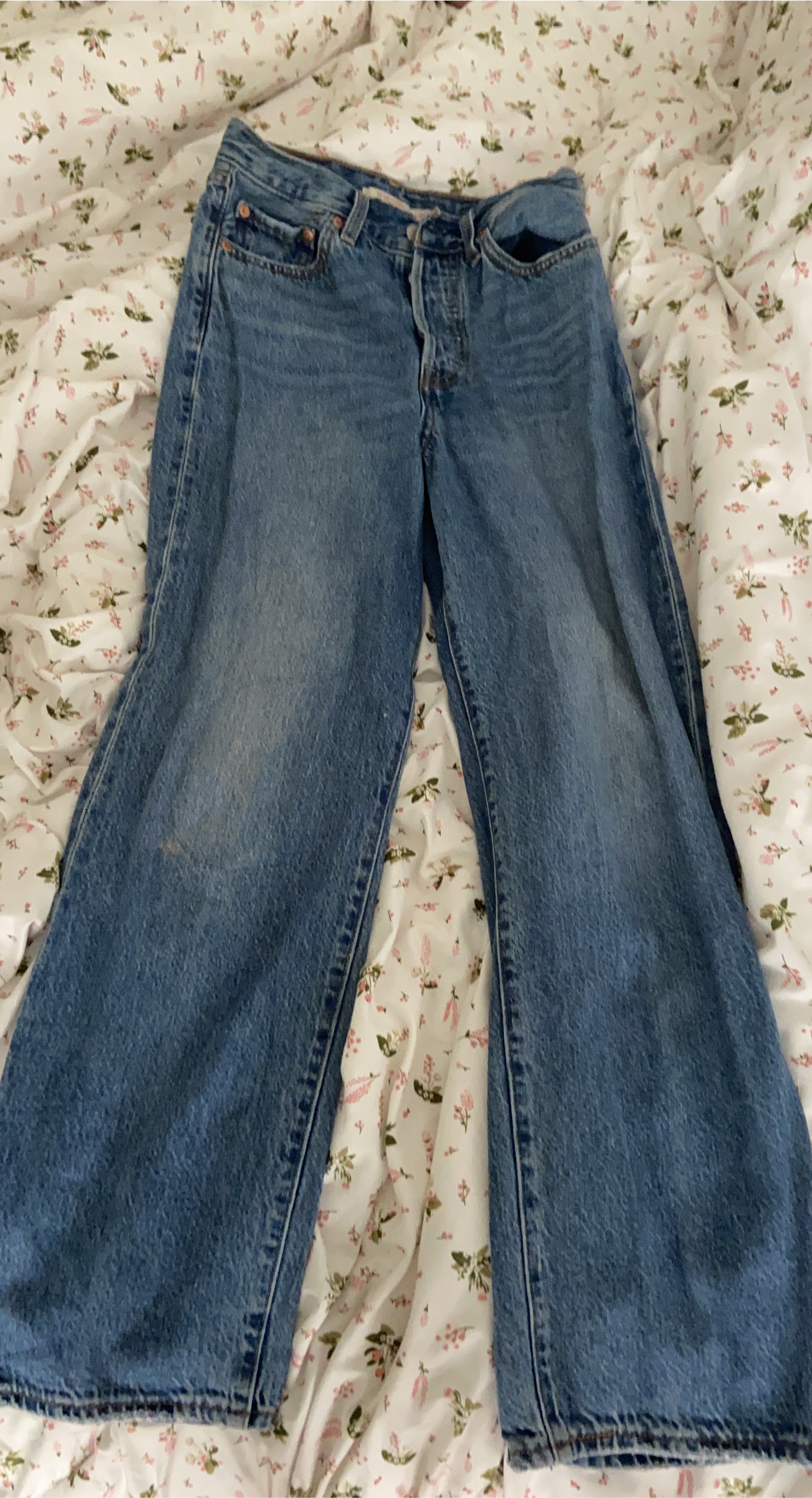 Levi's Ribcage Straight Jeans - Size 25 thumbnail