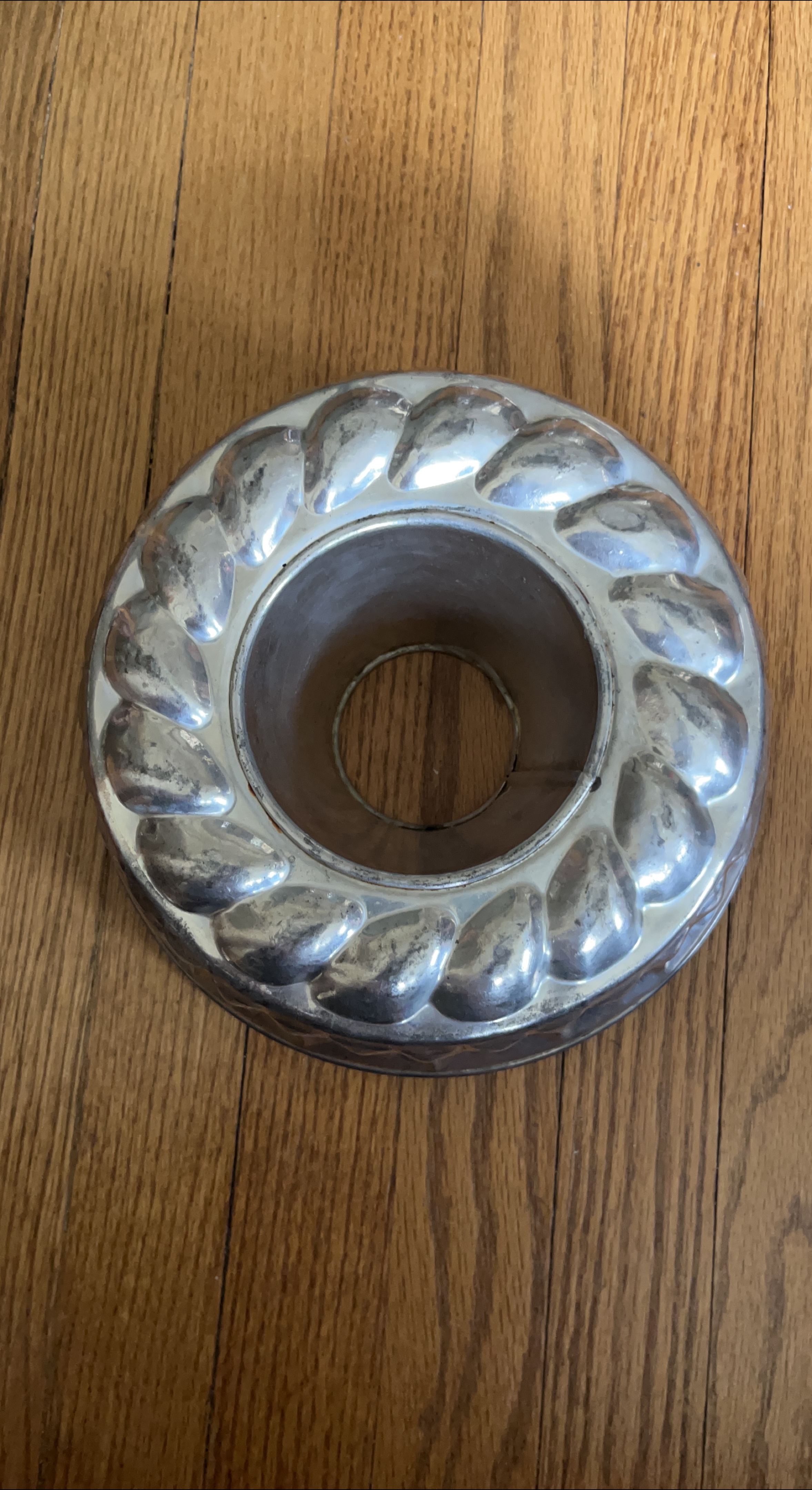 Vintage Kreamer Bundt Cake Pan thumbnail