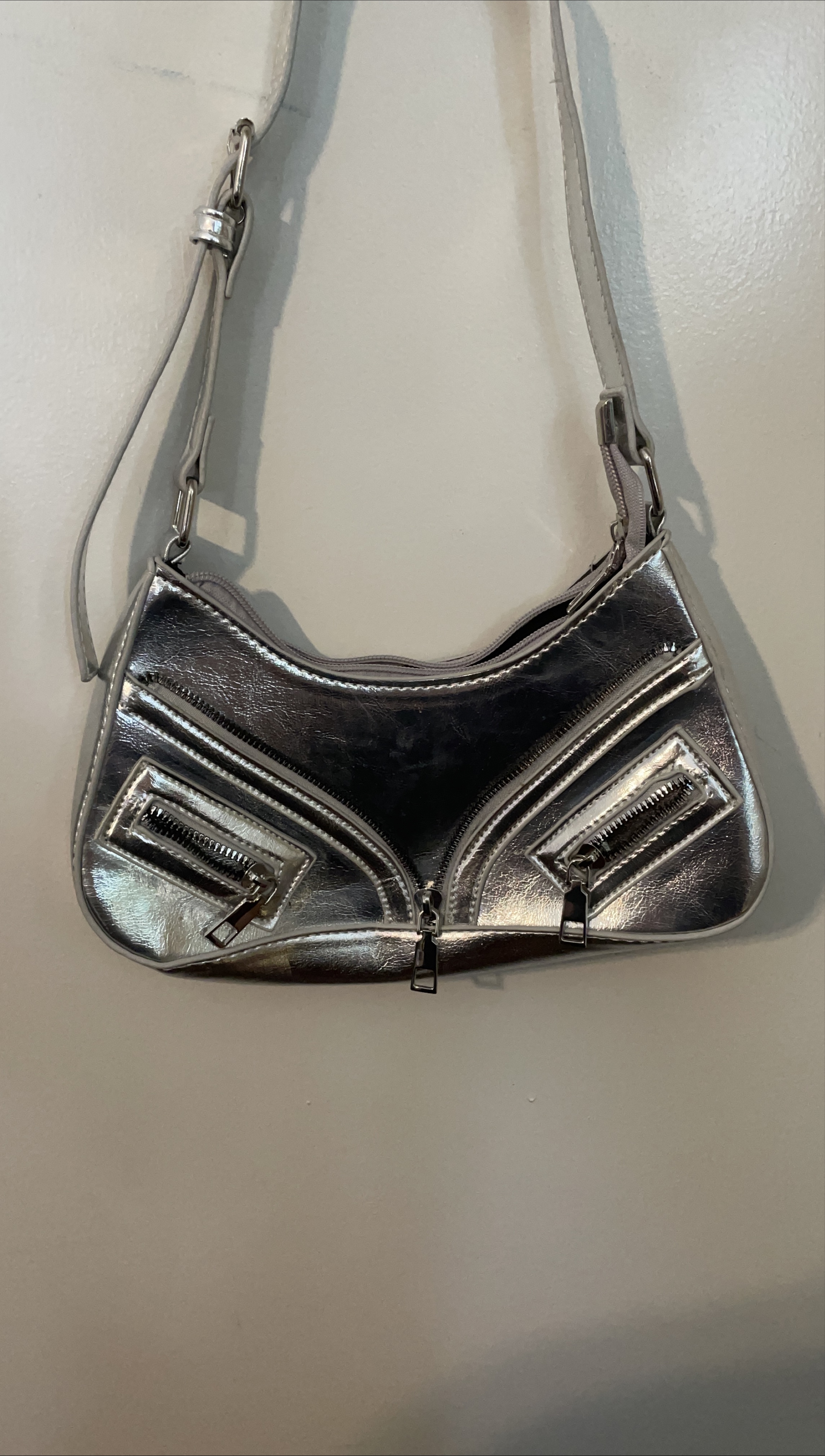Silver Shoulder Bag with Zipper Details thumbnail