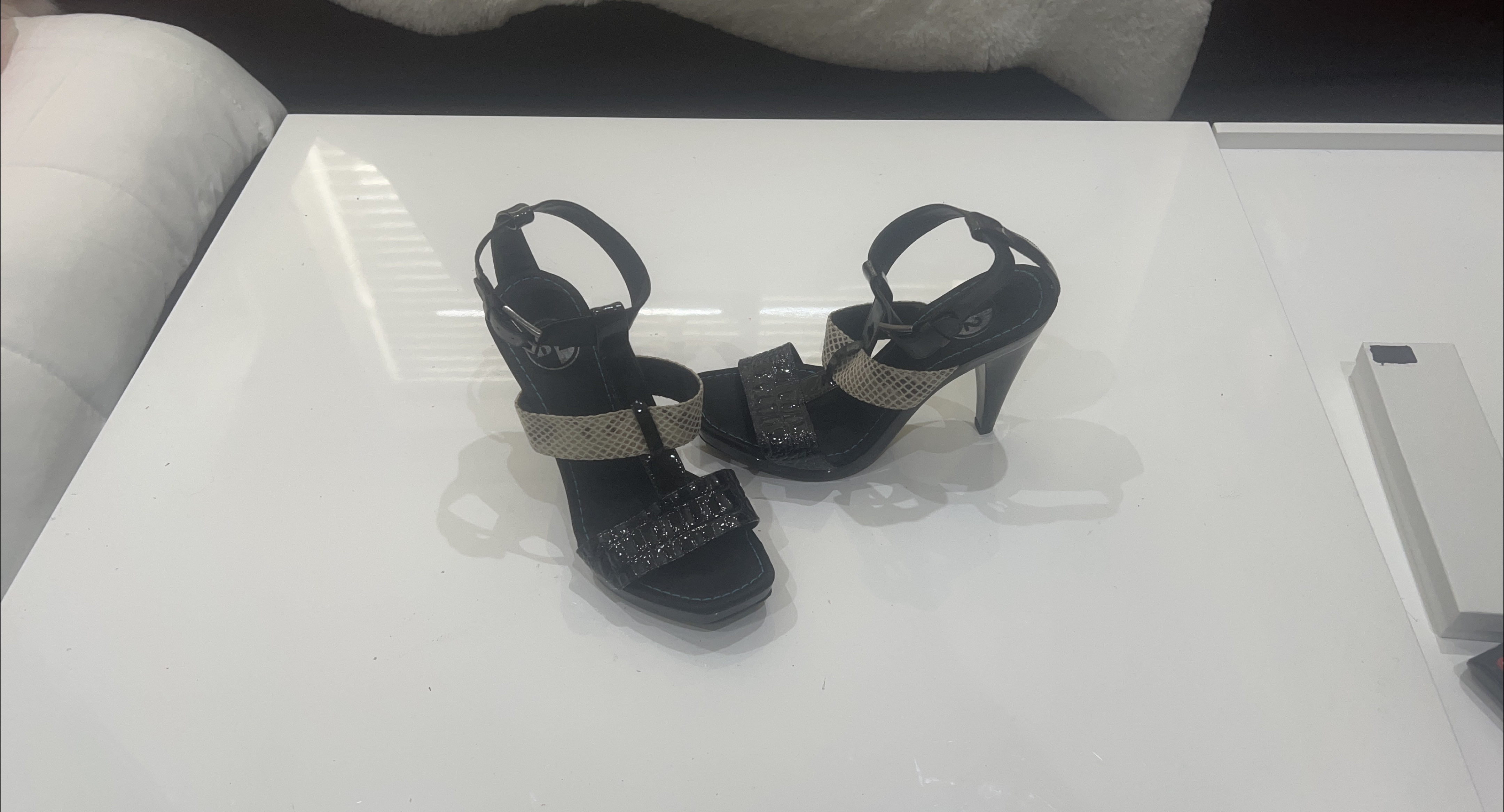 Browns B|2 Navy and Snakeskin Heels Size 8 thumbnail