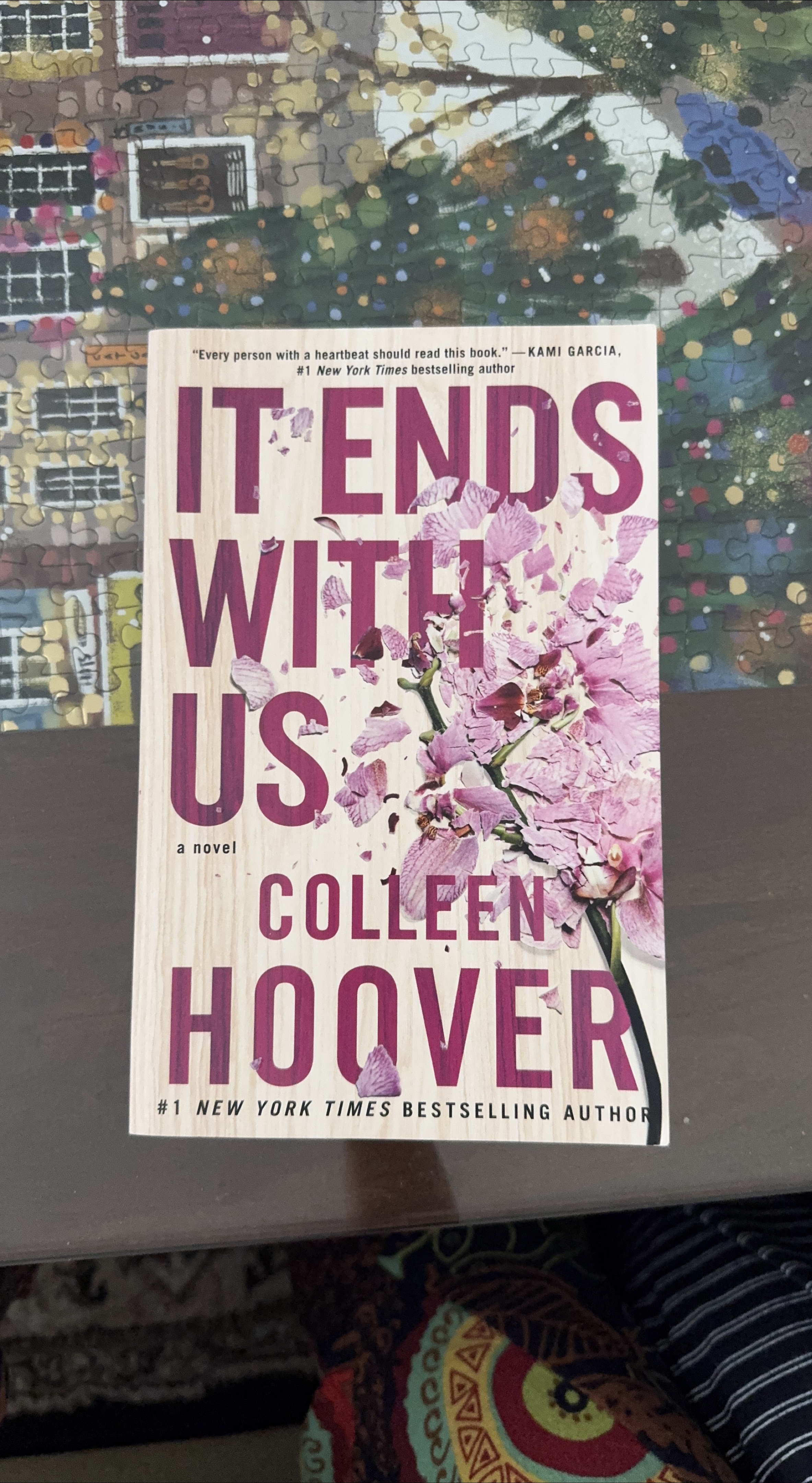 It Ends With Us by Colleen Hoover thumbnail