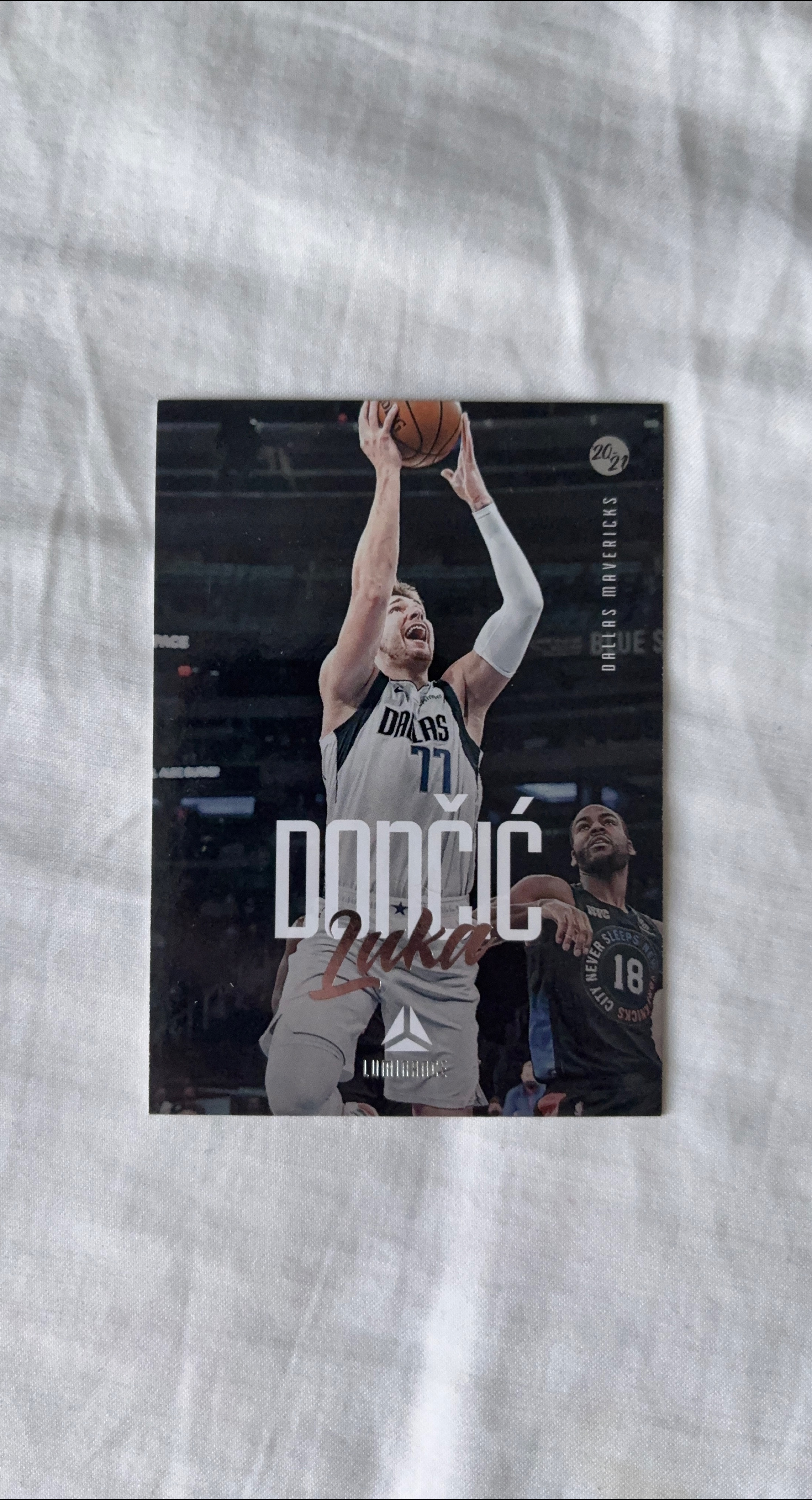 Luka Dončić 2021 Dallas Mavericks Luminaries Card