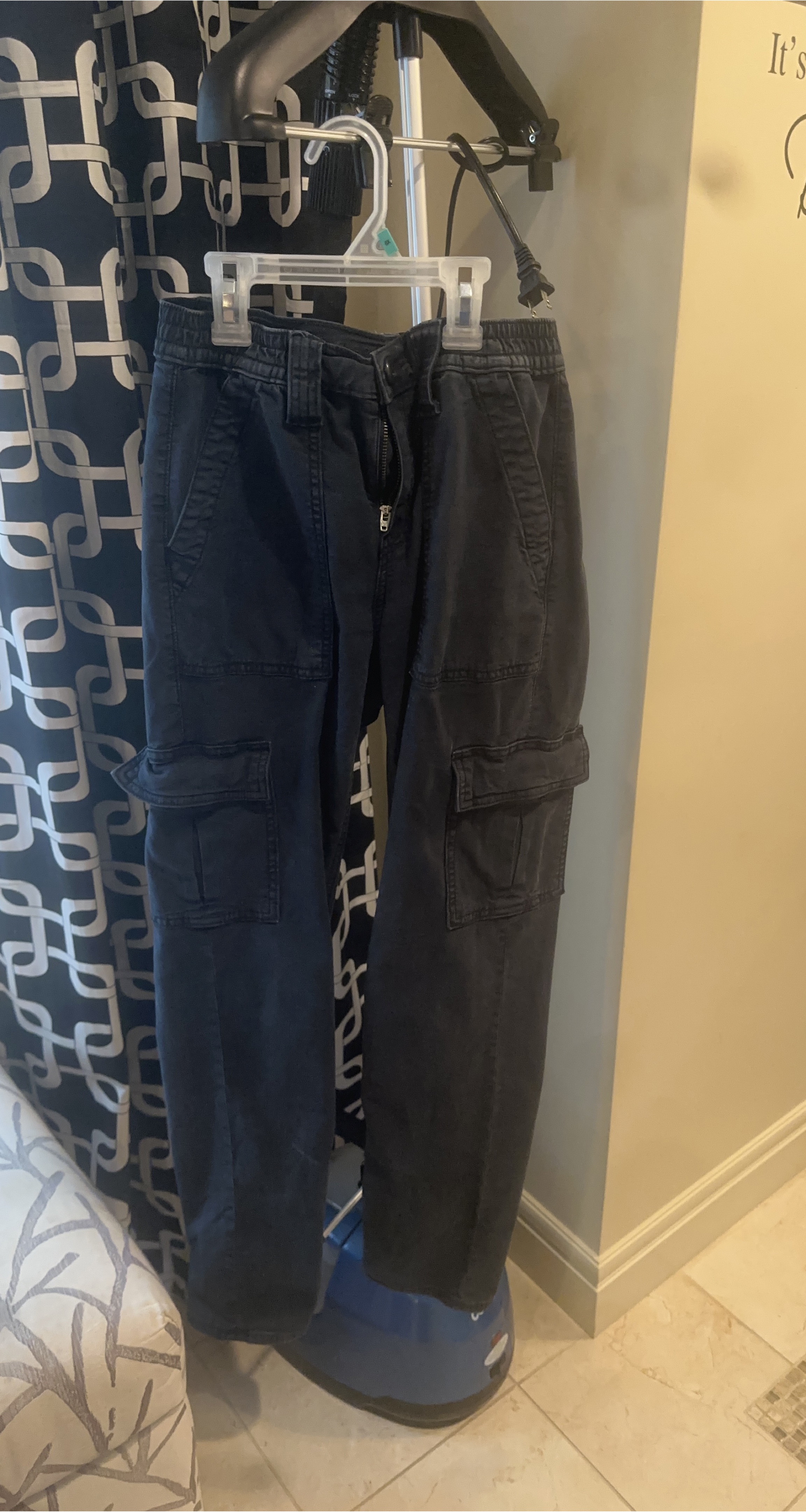 Black Cargo Pants - American eagle thumbnail