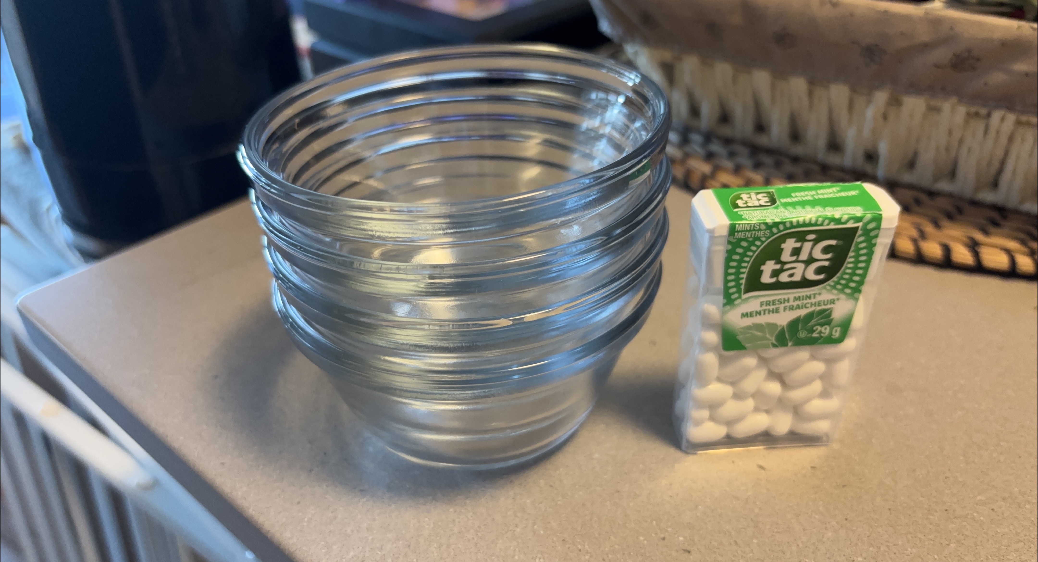Set of 4 Clear Glass Bowls thumbnail