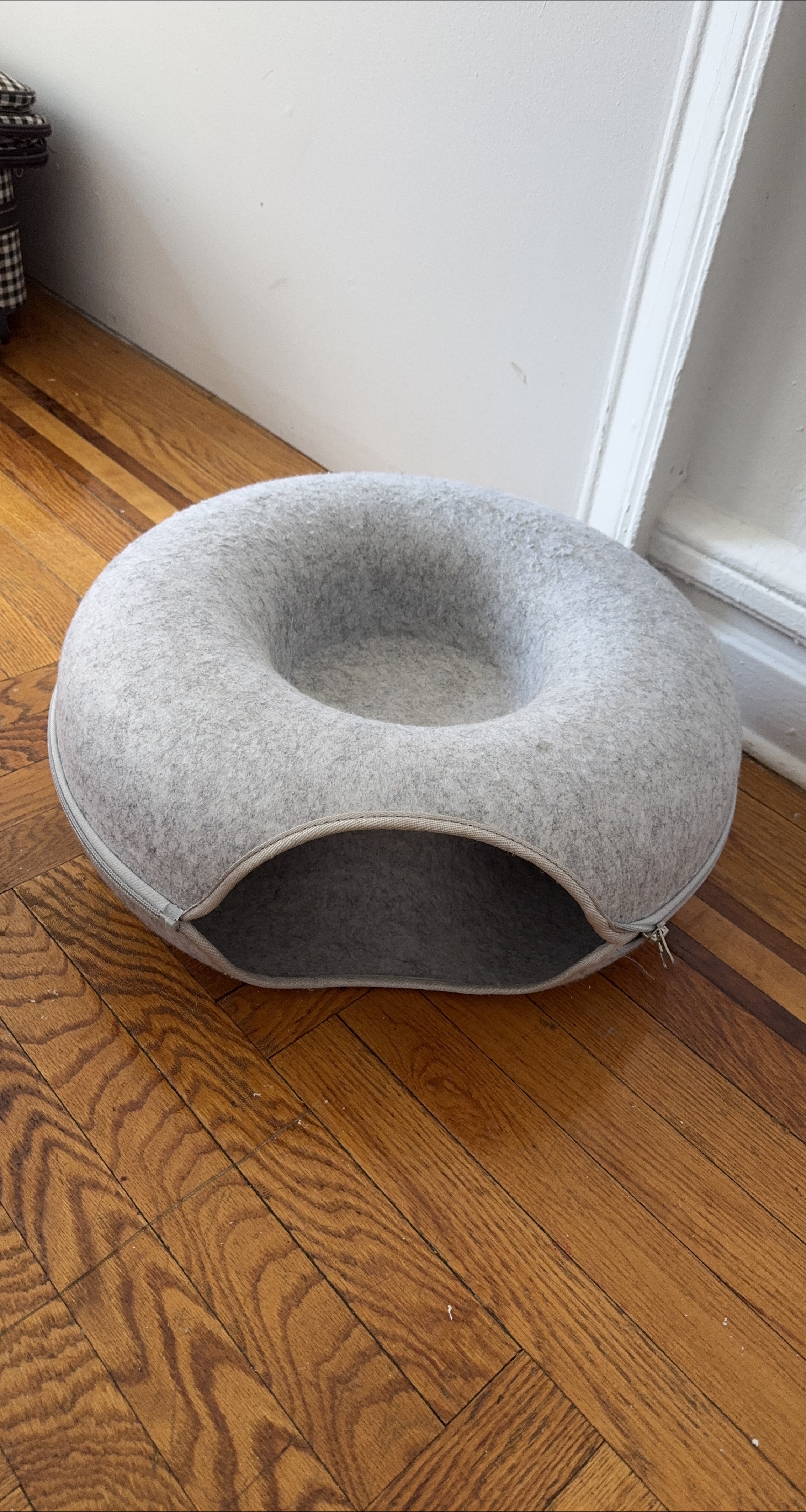 Moving!!! Grey Round Felt Cat Cave Bed thumbnail