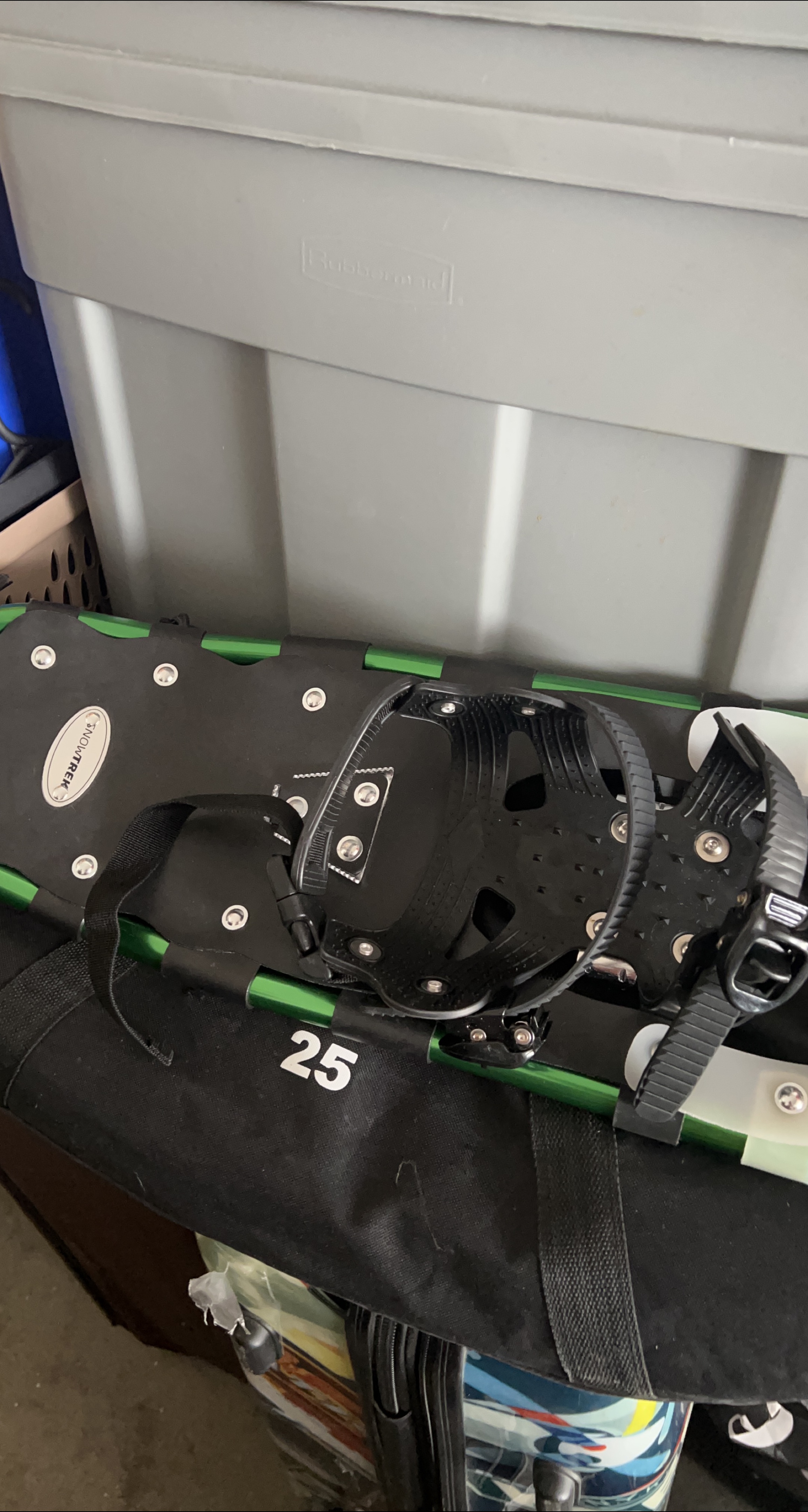 SnowTrek Snowshoes Size 25 thumbnail