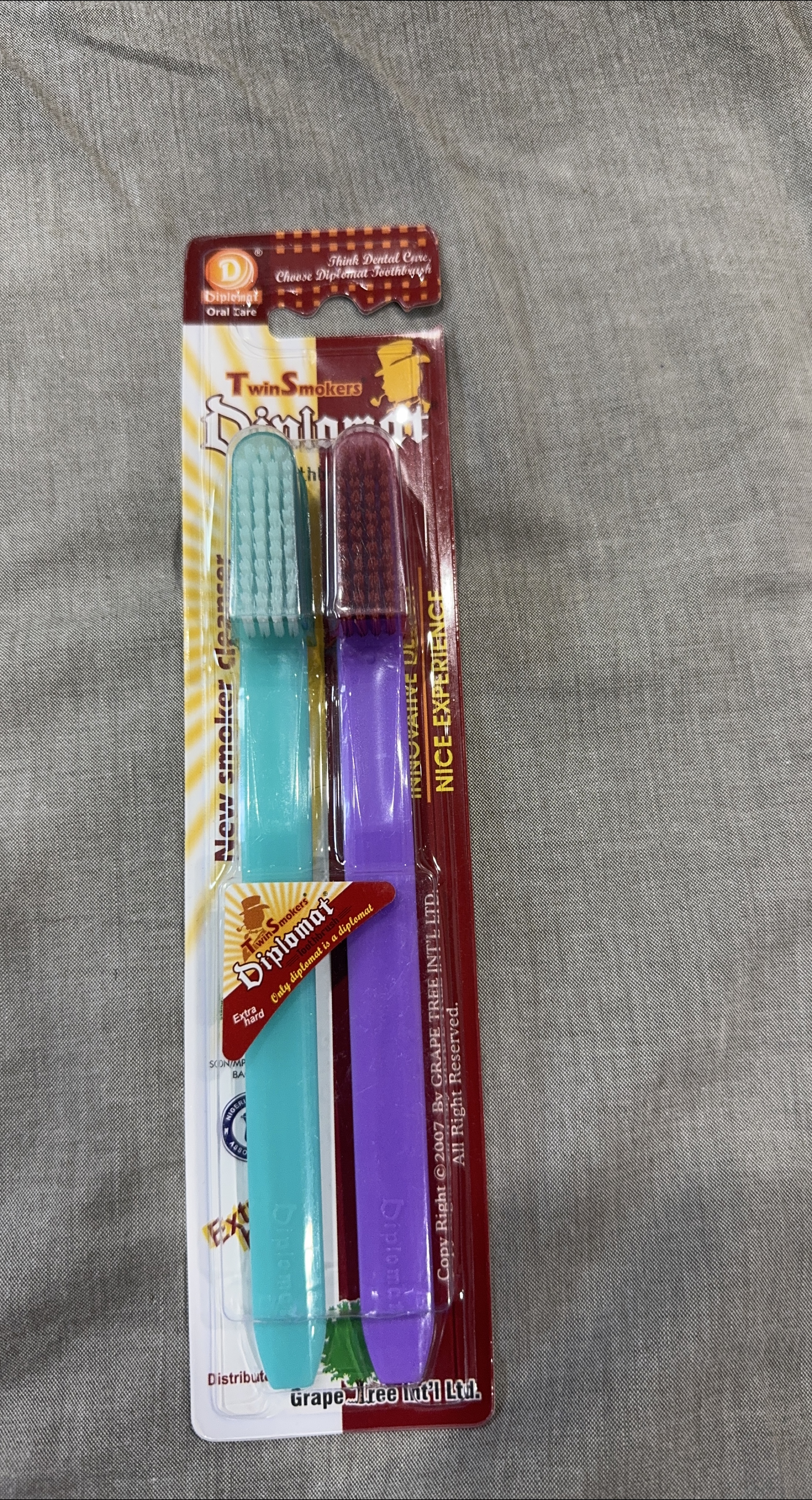 Diplomat Twin Smokers Toothbrush thumbnail