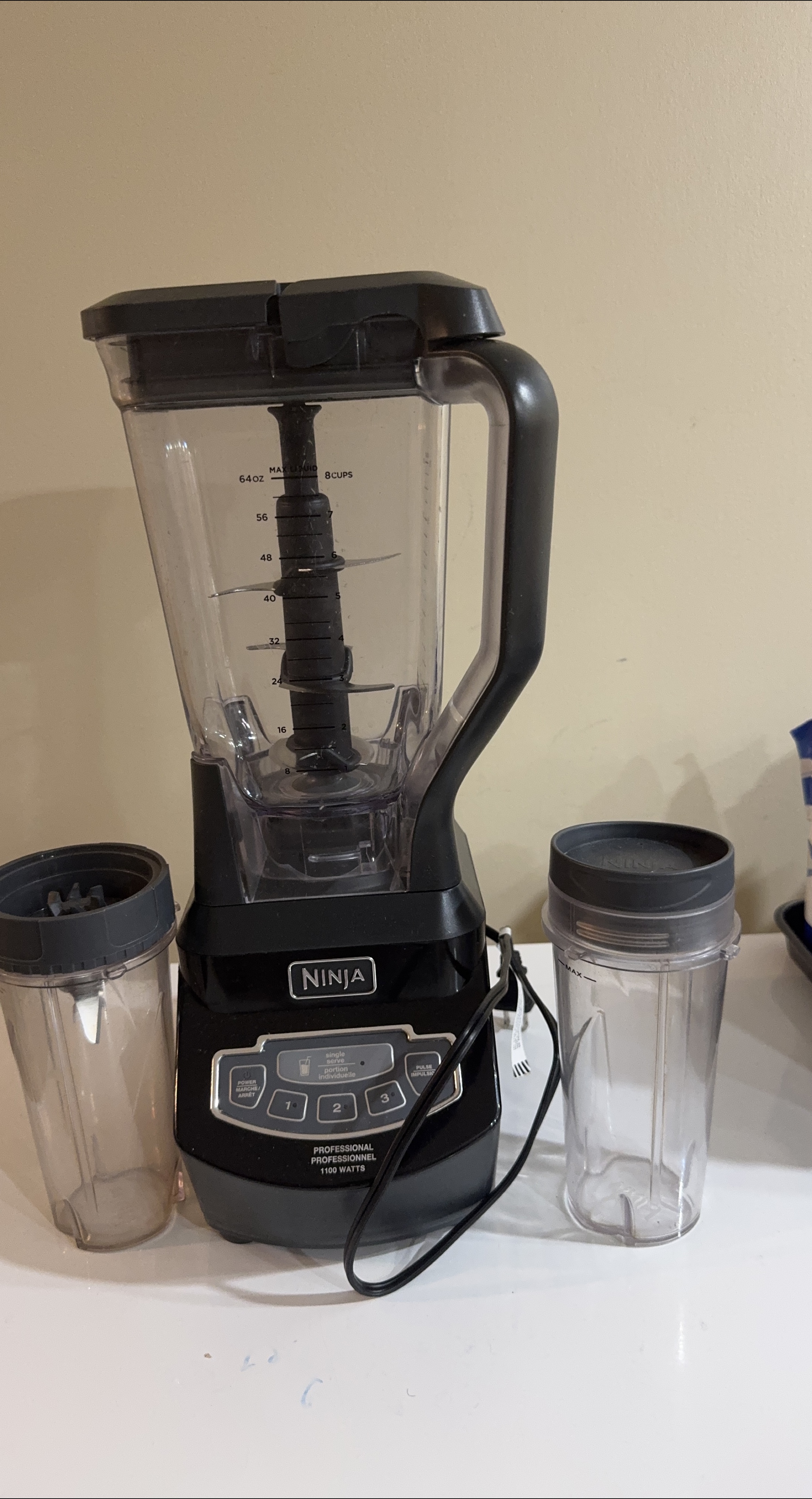 Ninja Professional 1100 Watts Blender thumbnail